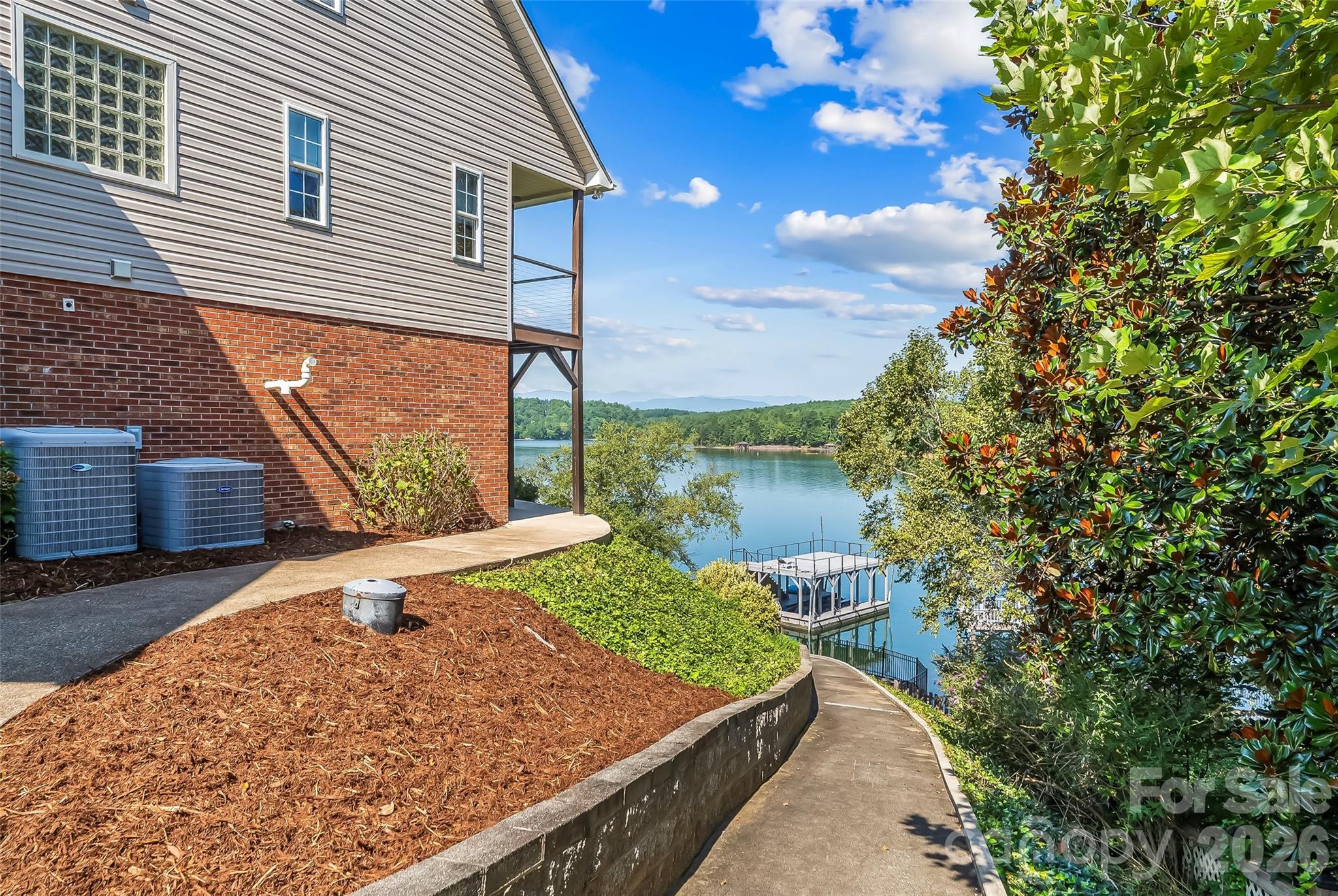 501 Lake Club Drive — Nebo
