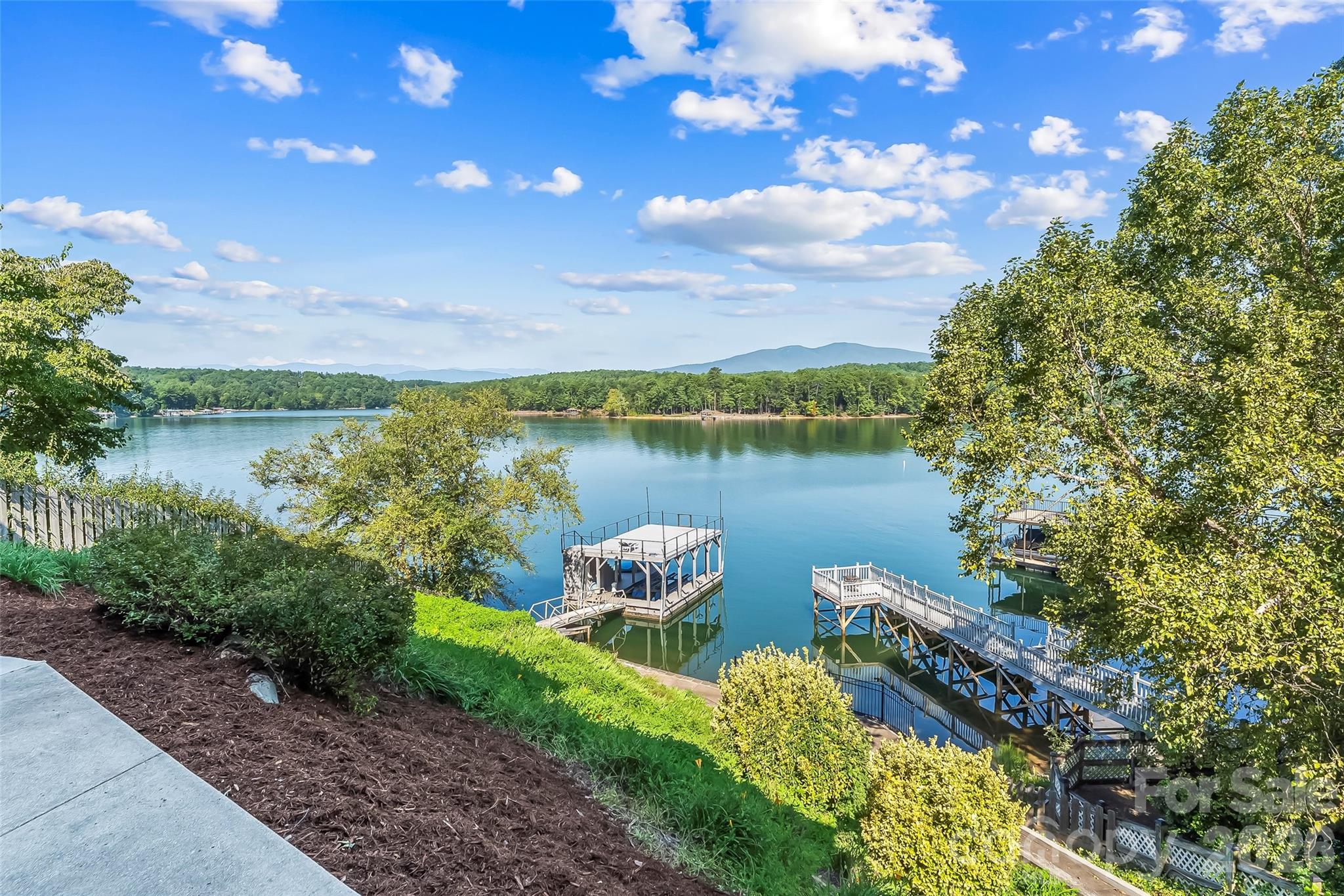 501 Lake Club Drive — Nebo
