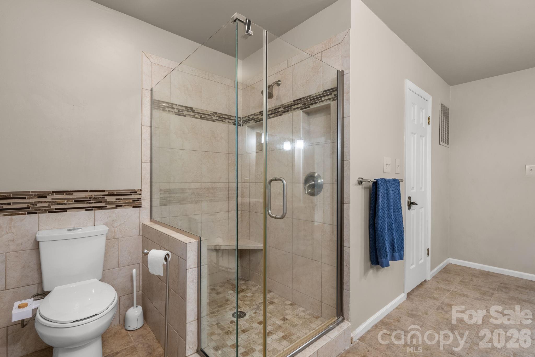 2015 12th Street Drive NW — Hickory