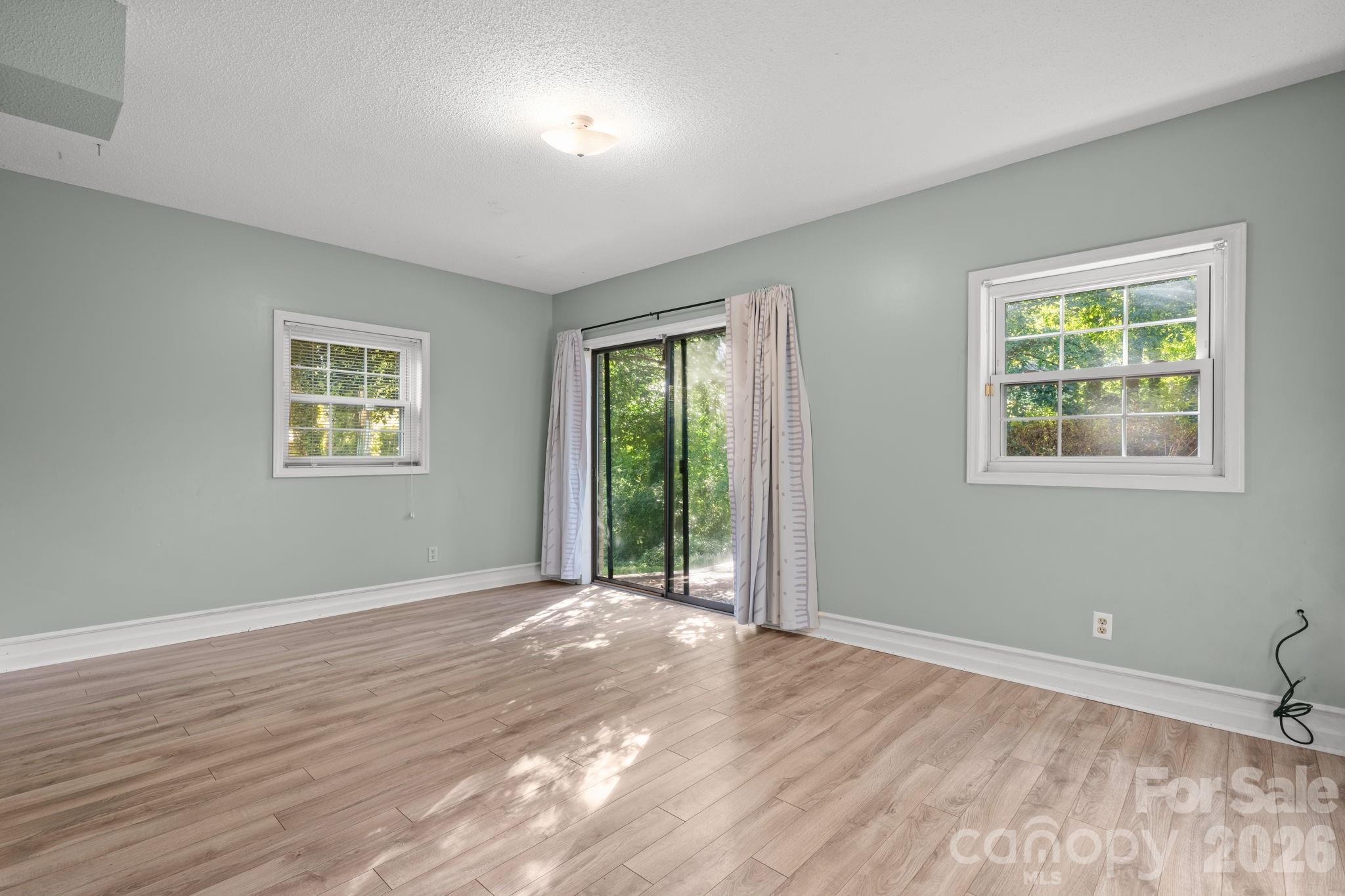 2015 12th Street Drive NW — Hickory