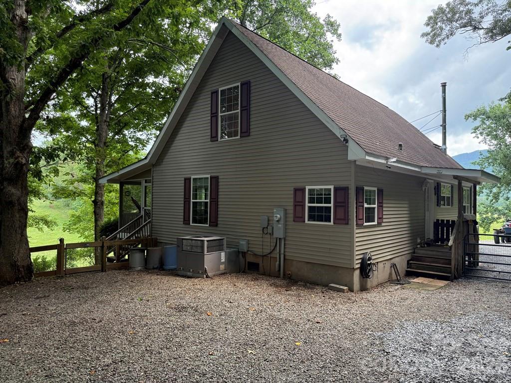 206 Bethabara Loop — Hayesville
