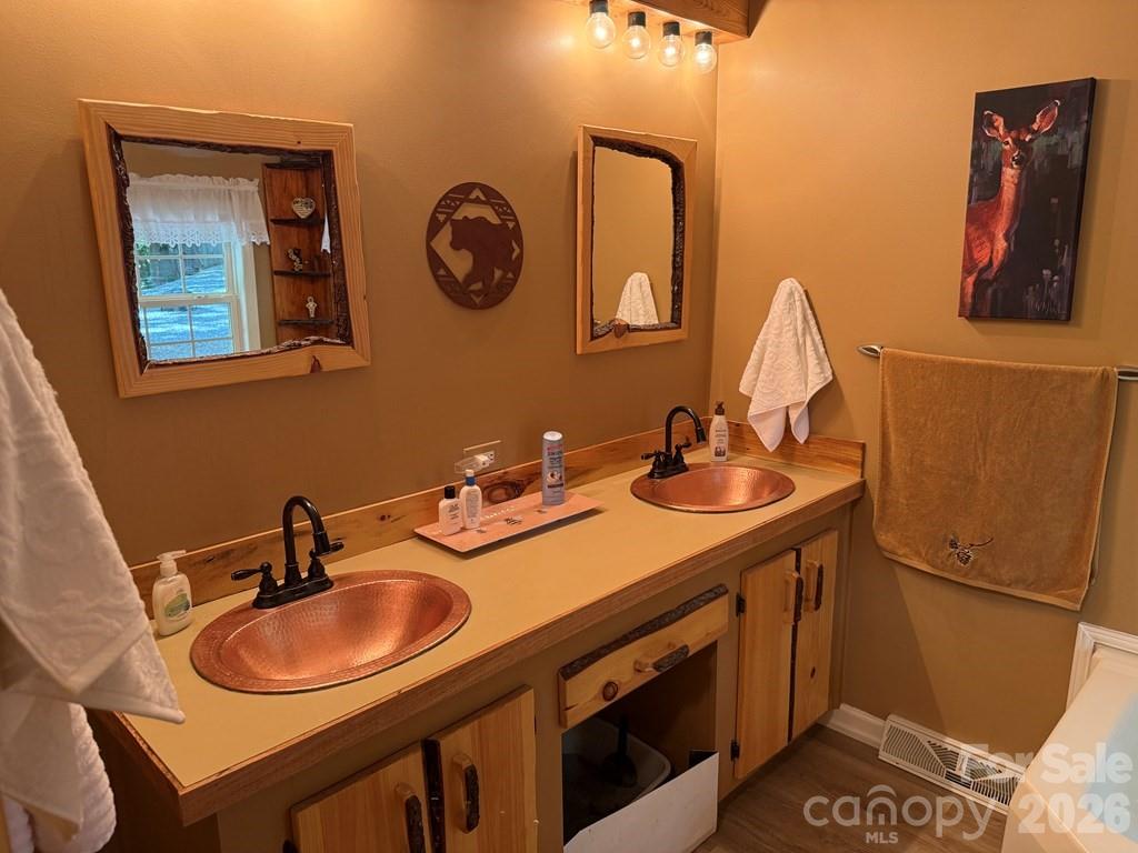 206 Bethabara Loop — Hayesville