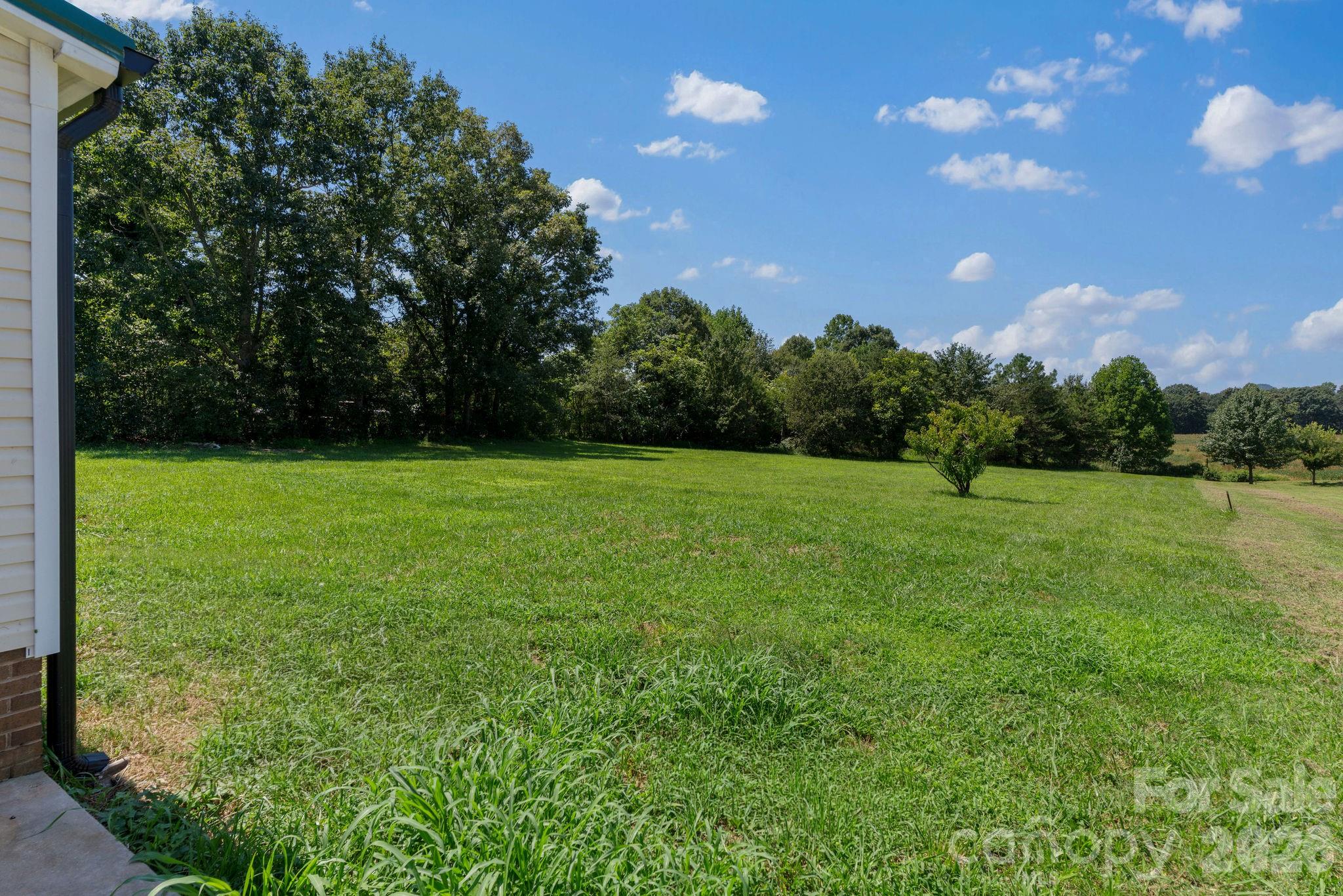 1633 N Brook 3 School Road — Vale