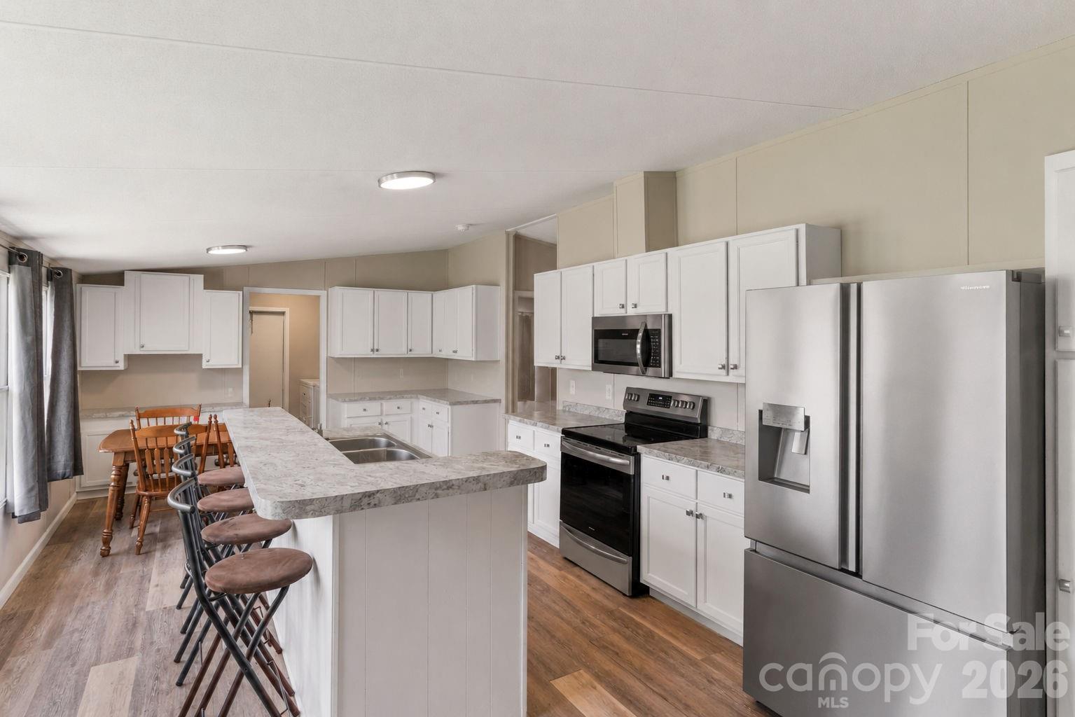 1633 N Brook 3 School Road — Vale