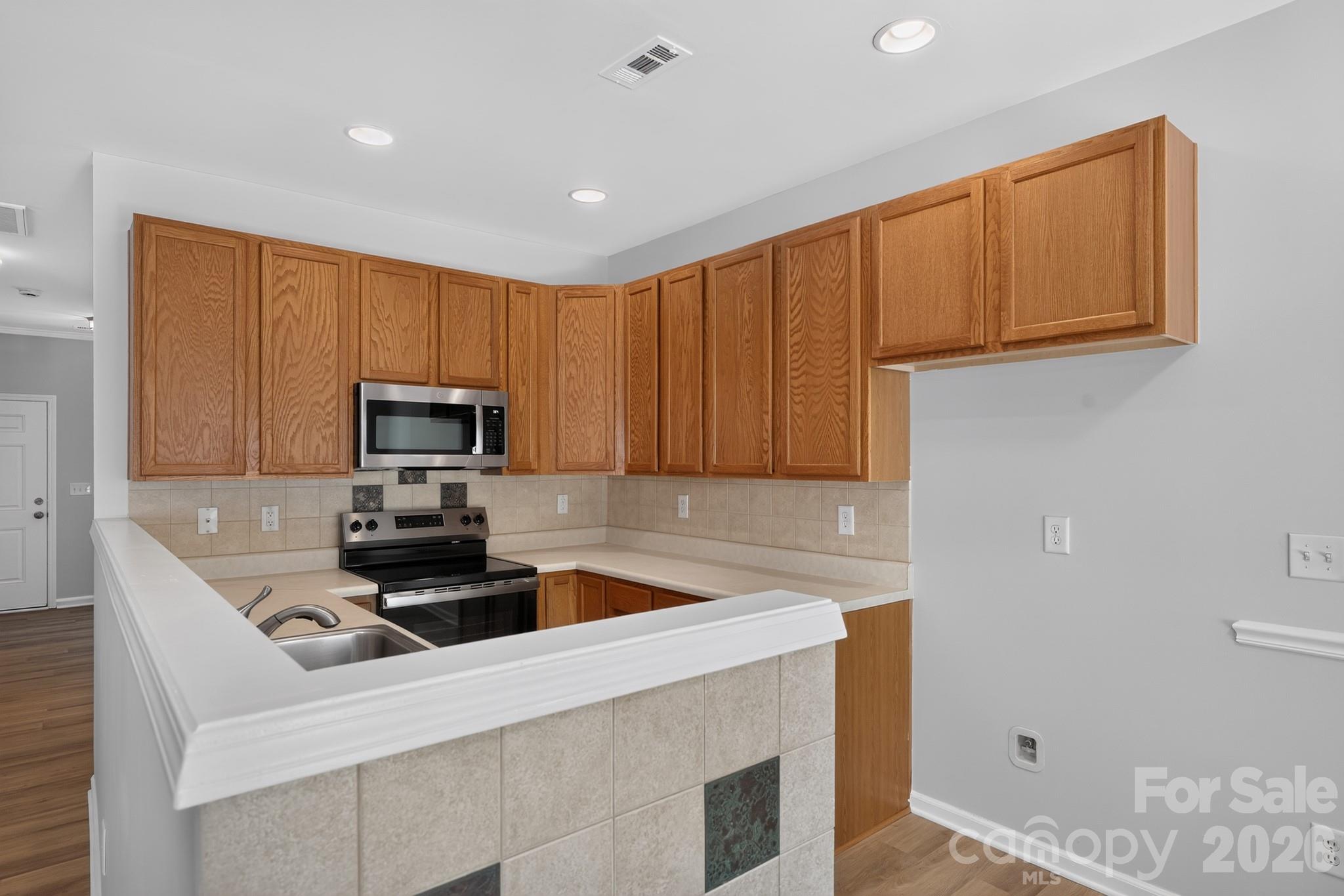 13711 Singleleaf Lane — Charlotte