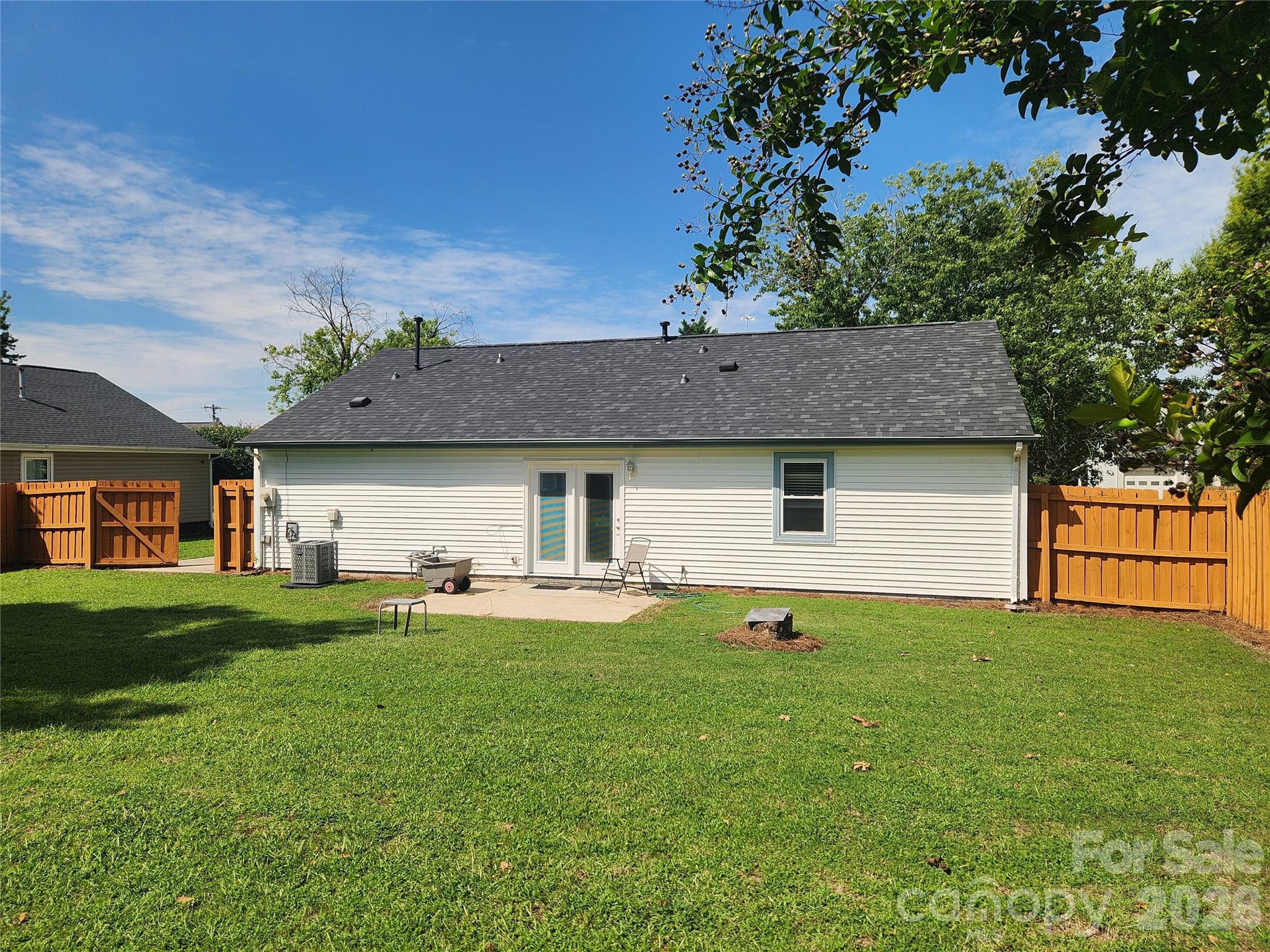 11318 Treebark Drive — Pineville