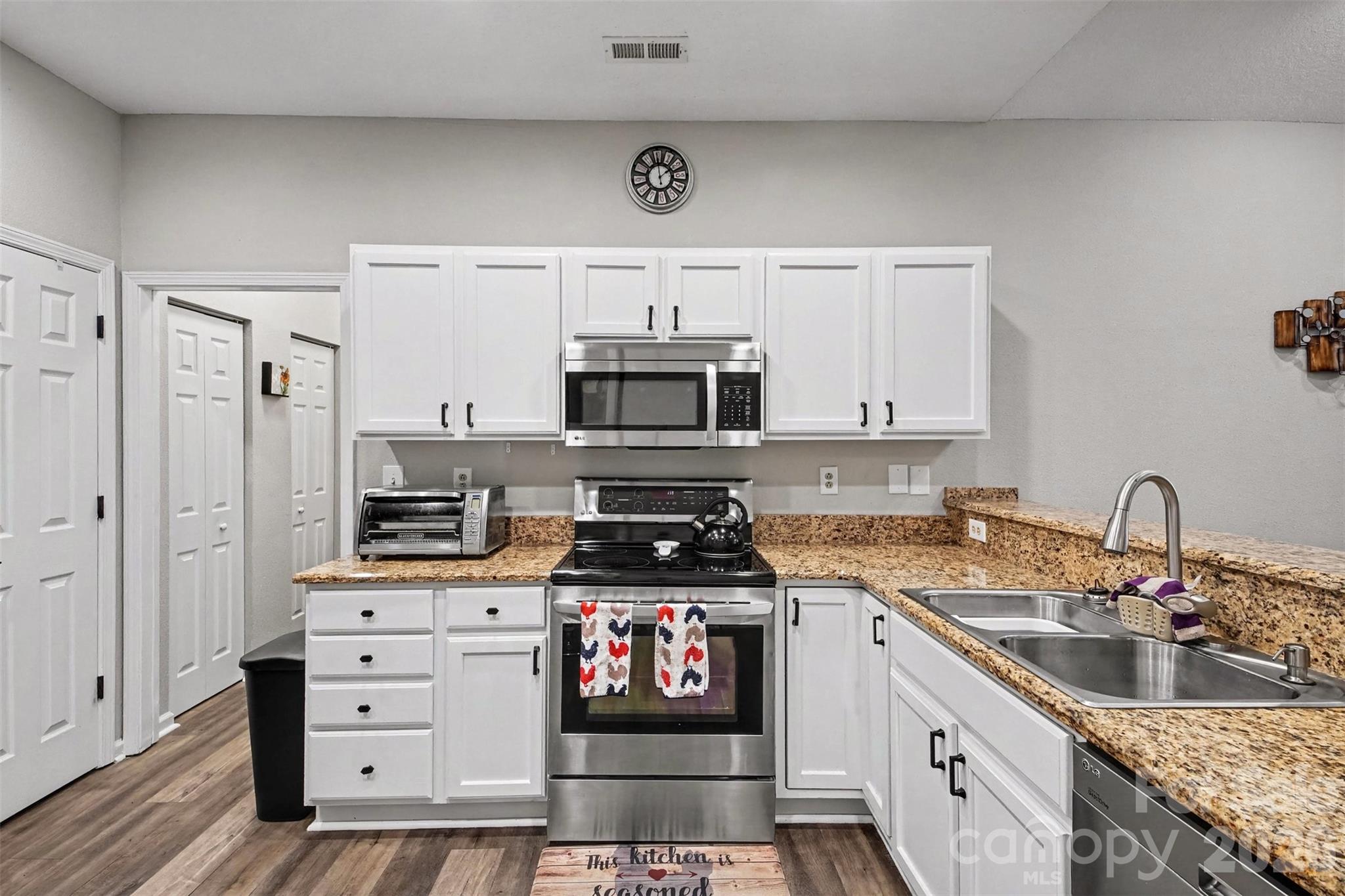 8057 Sultana Circle — Charlotte