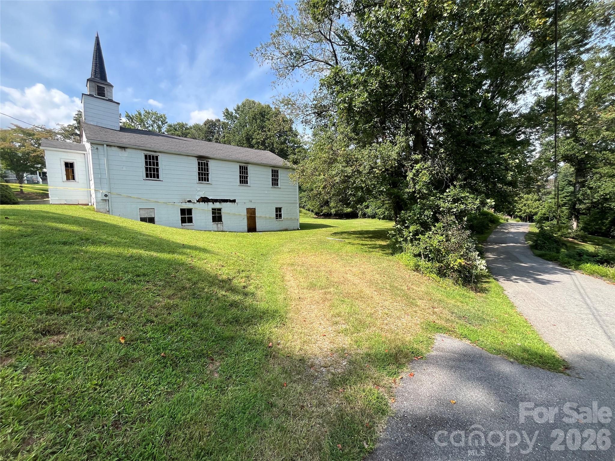35 Hi Alta Avenue — Asheville