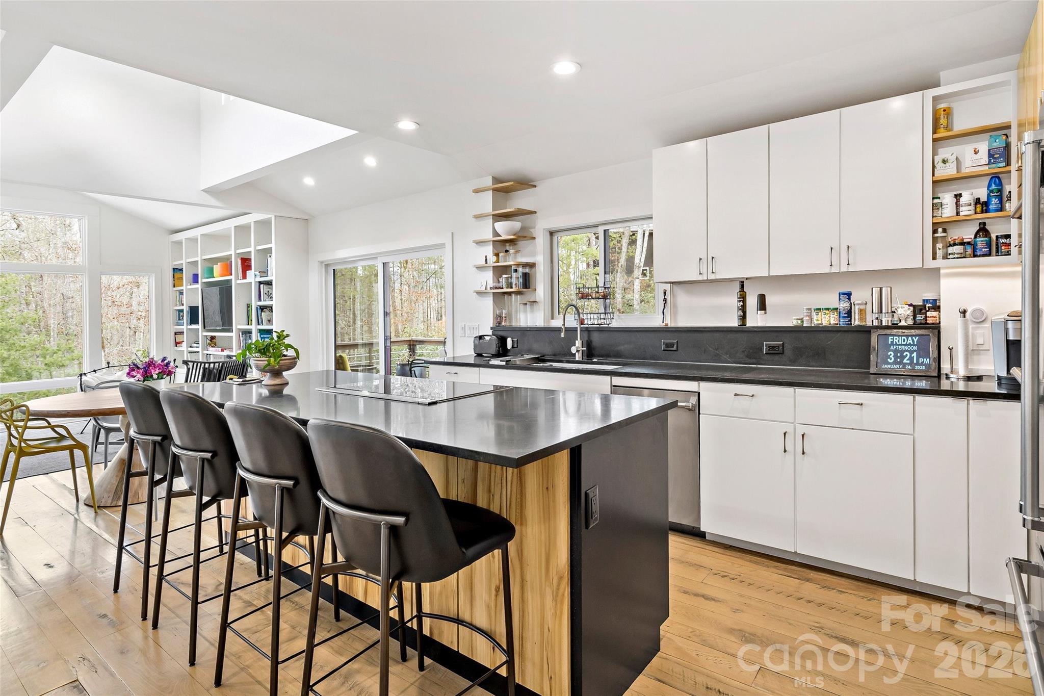 27 Hawberry Court — Asheville