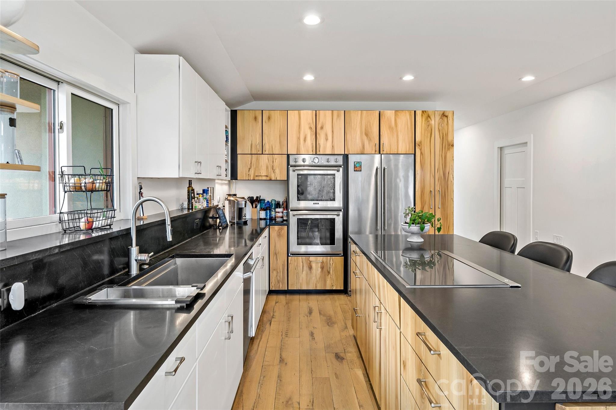 27 Hawberry Court — Asheville
