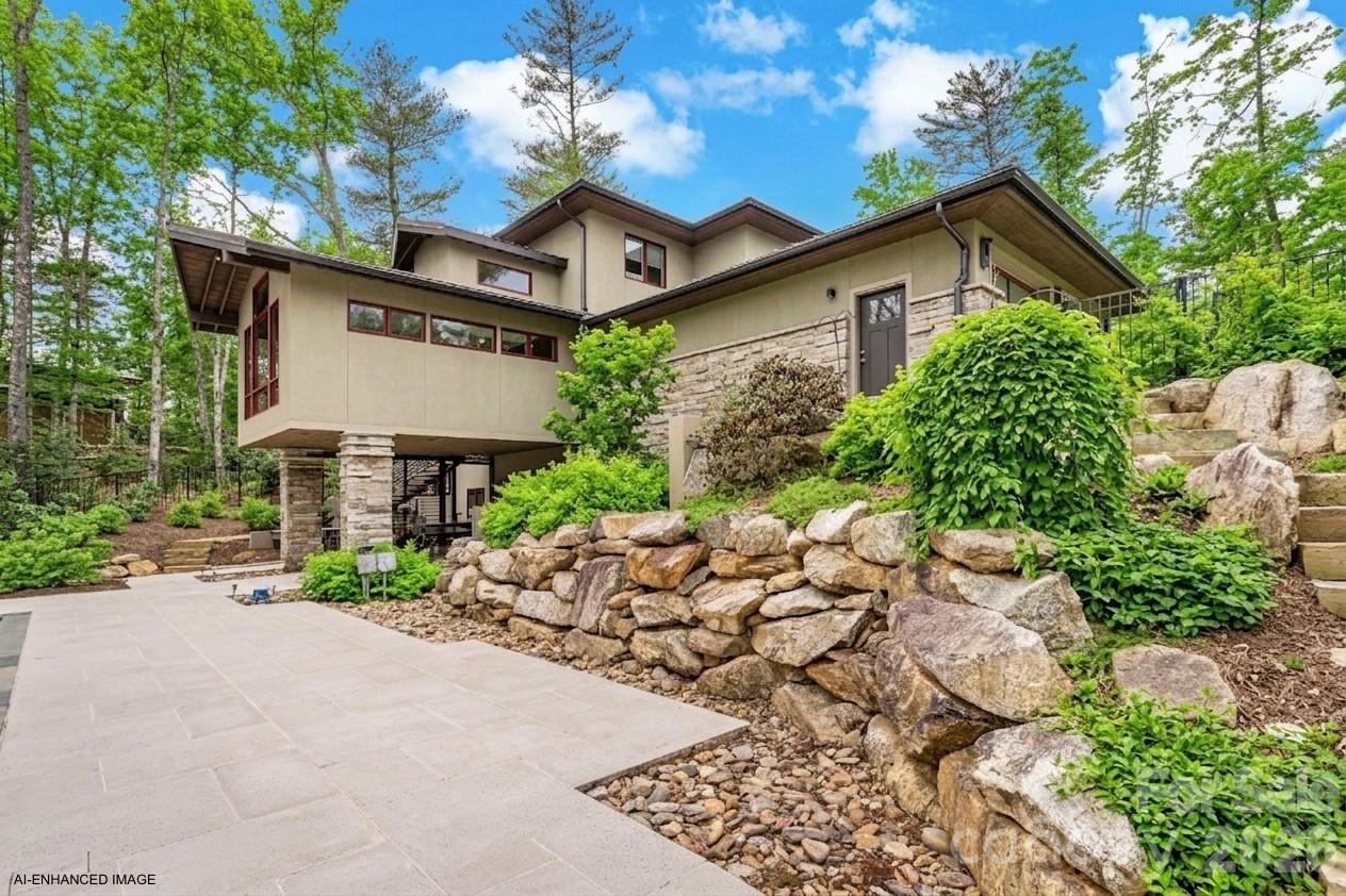 27 Hawberry Court — Asheville