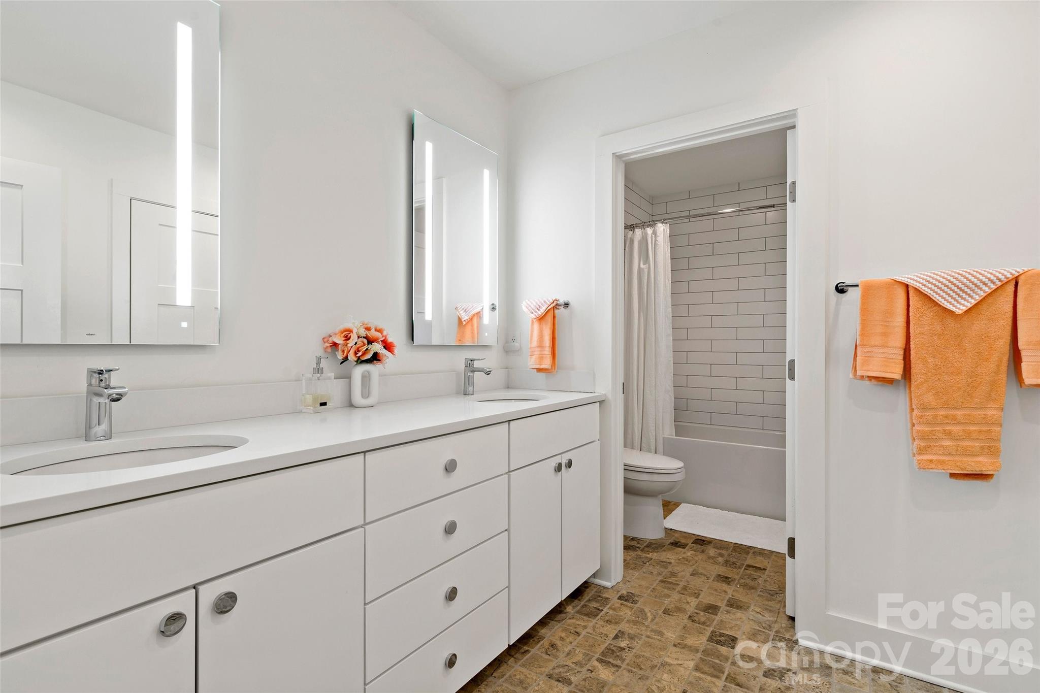 27 Hawberry Court — Asheville