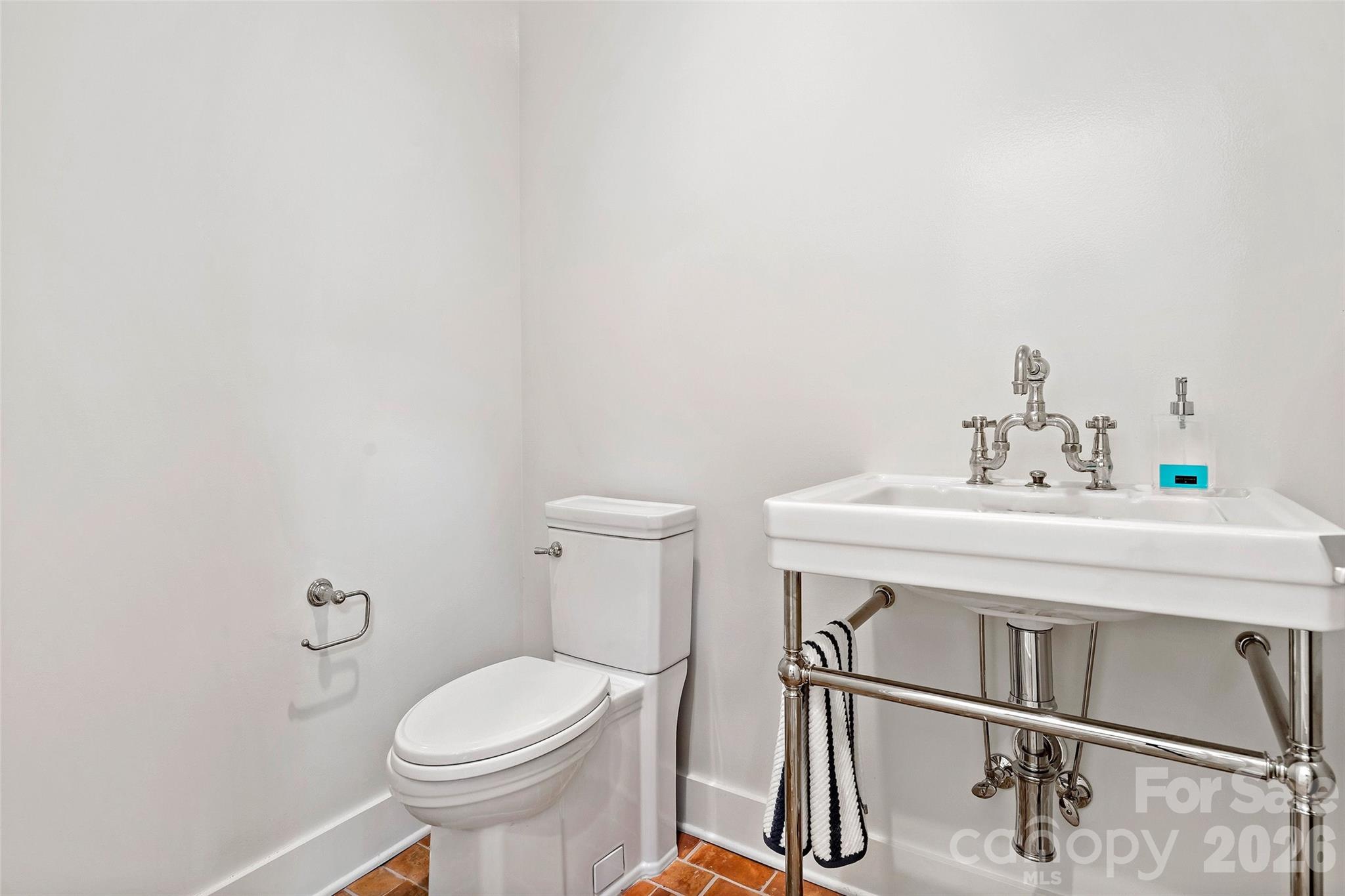 27 Hawberry Court — Asheville