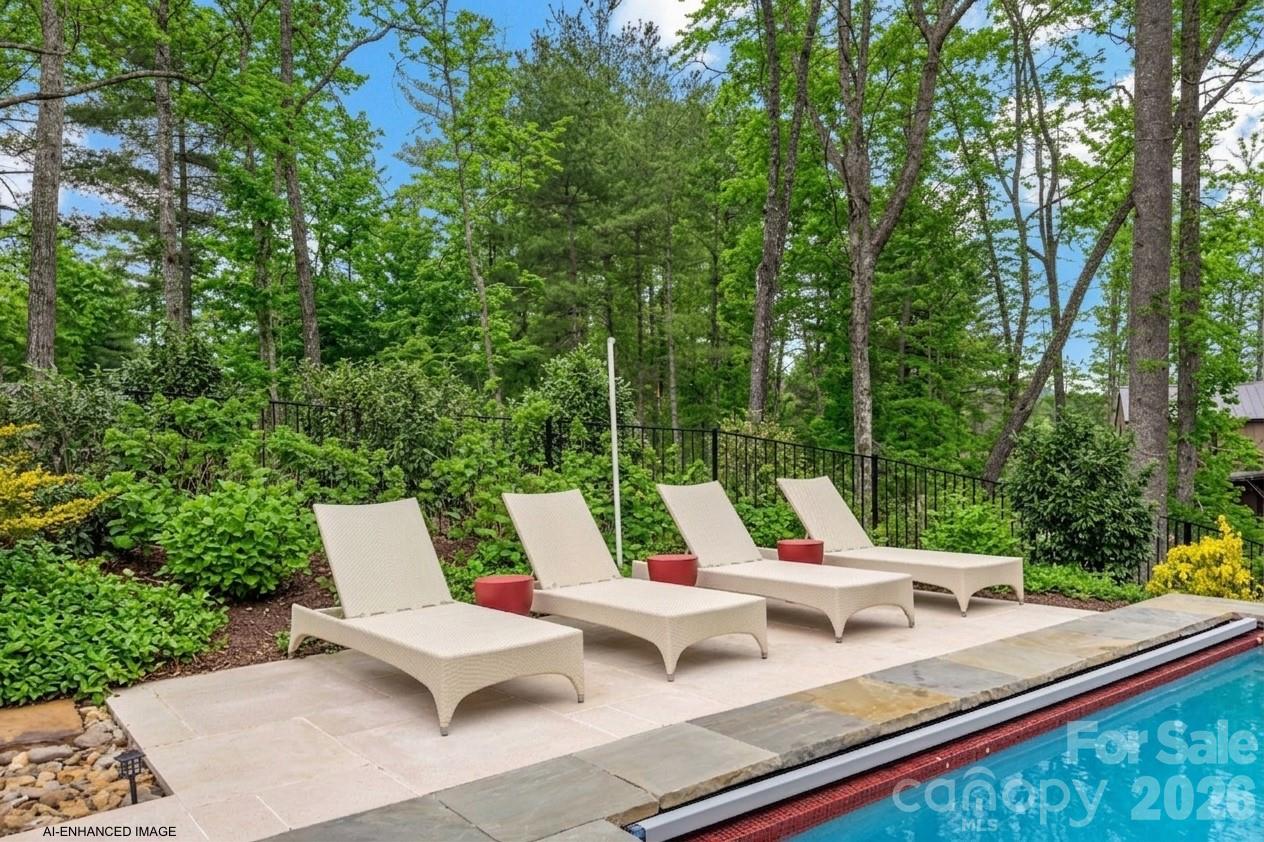 27 Hawberry Court — Asheville