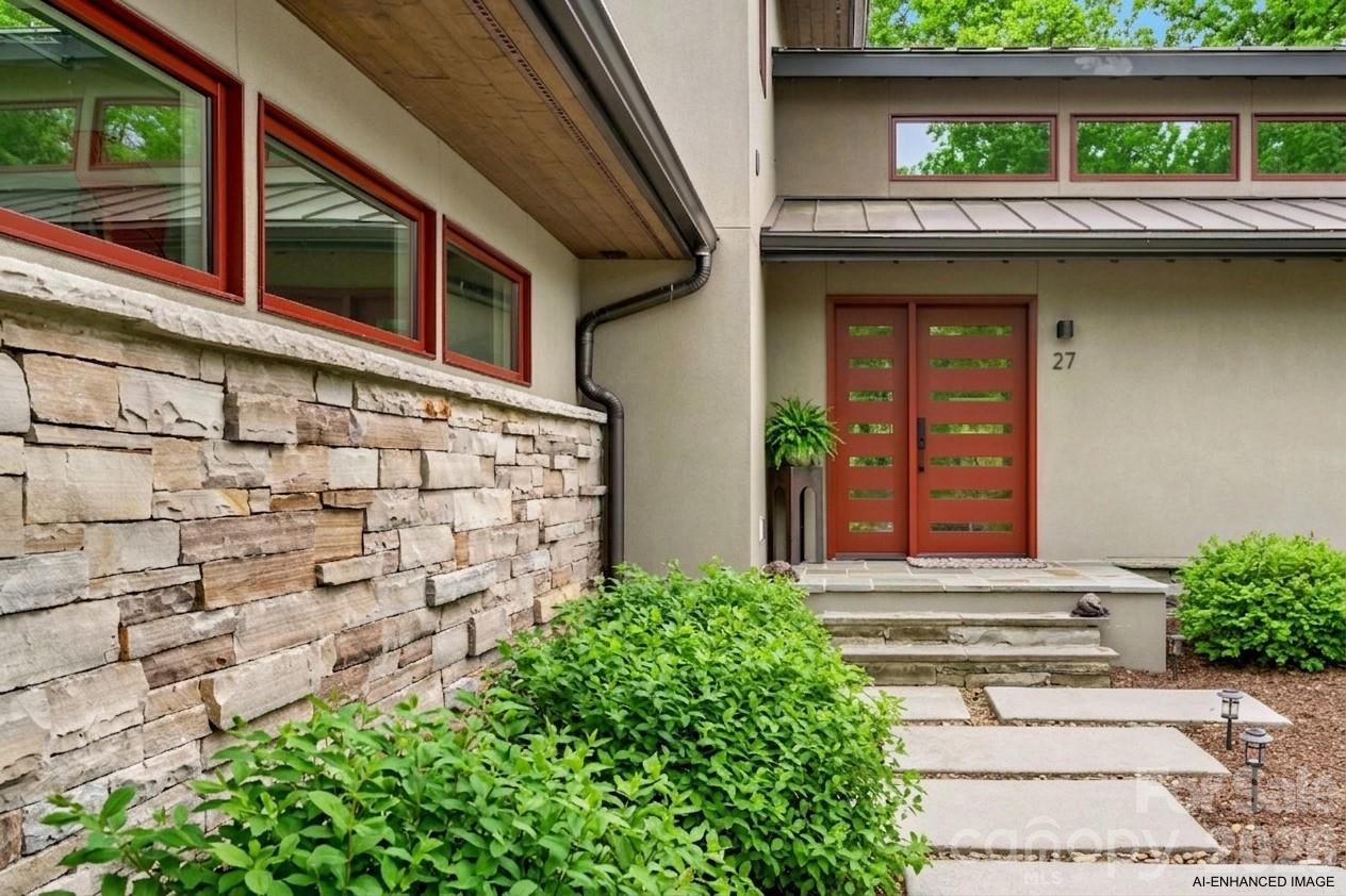 27 Hawberry Court — Asheville