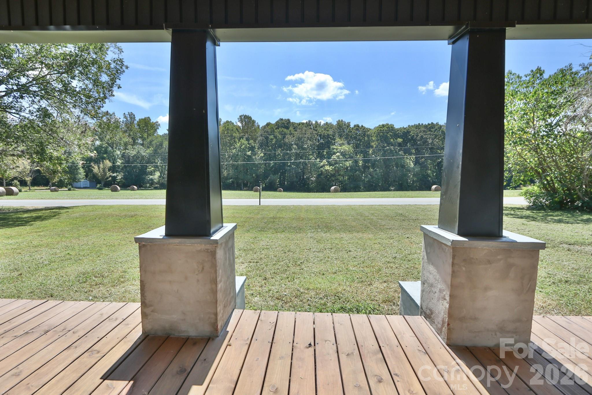 1826 N Oak Ridge Church Road — Yadkinville