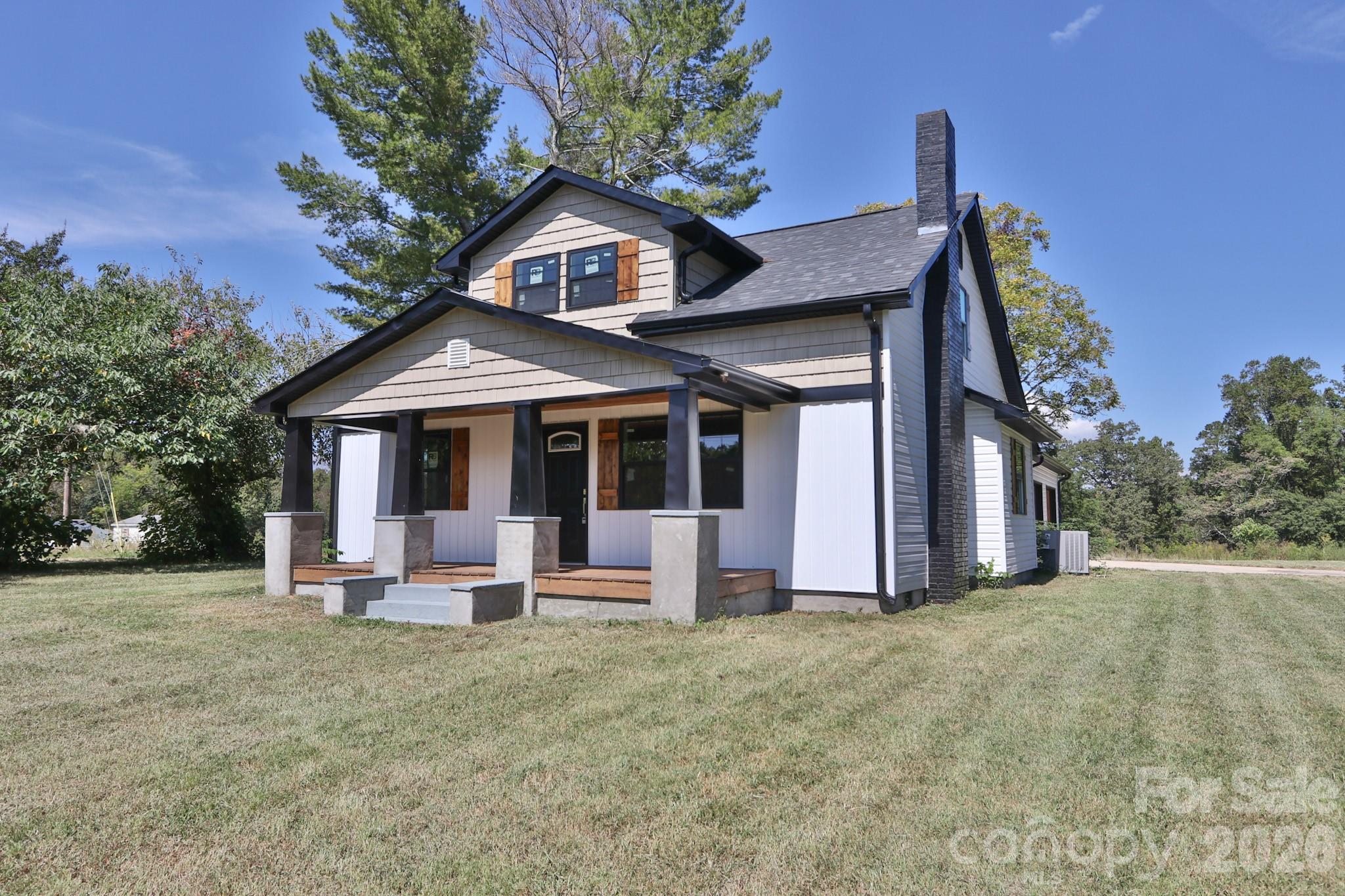 1826 N Oak Ridge Church Road — Yadkinville