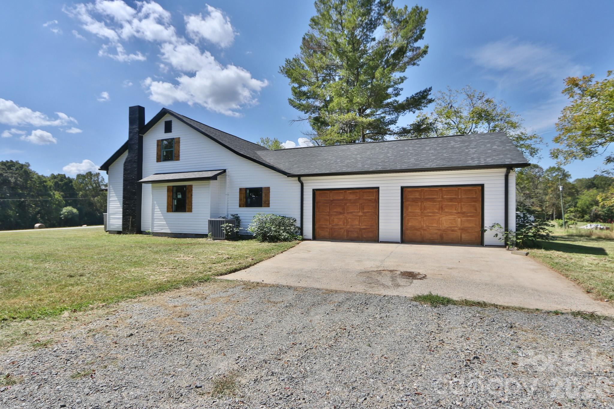 1826 N Oak Ridge Church Road — Yadkinville