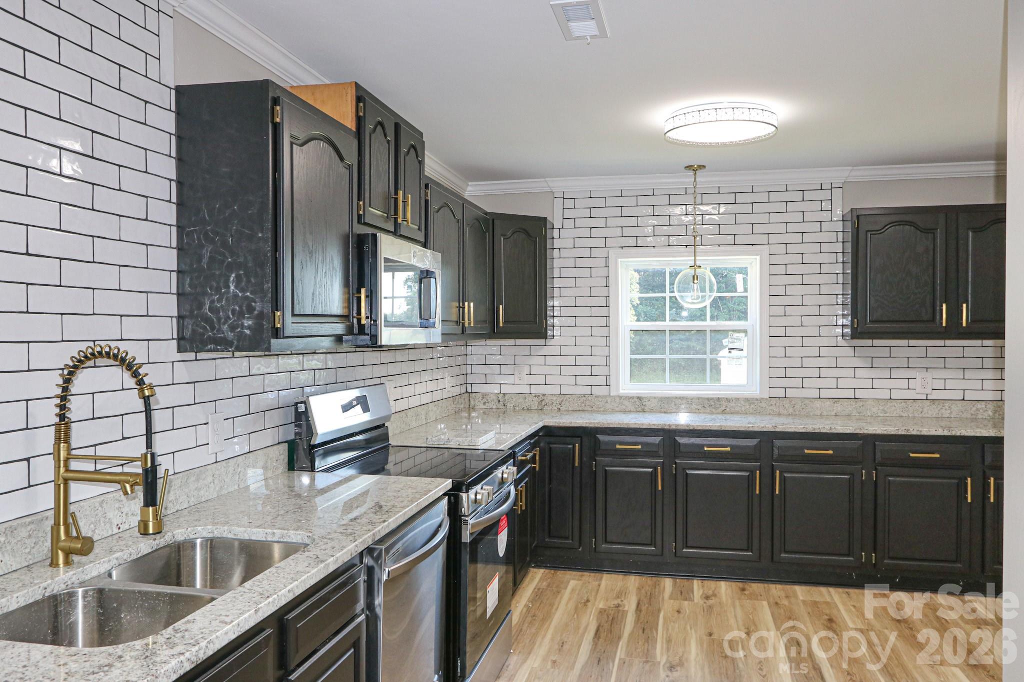 1826 N Oak Ridge Church Road — Yadkinville