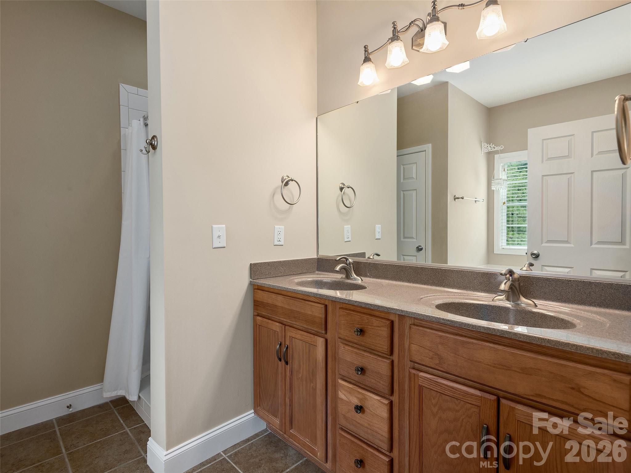 4 Lancaster Lane — Weaverville