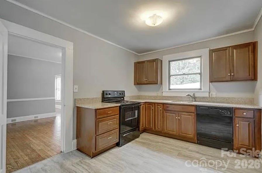 431 W Statesville Avenue — Mooresville