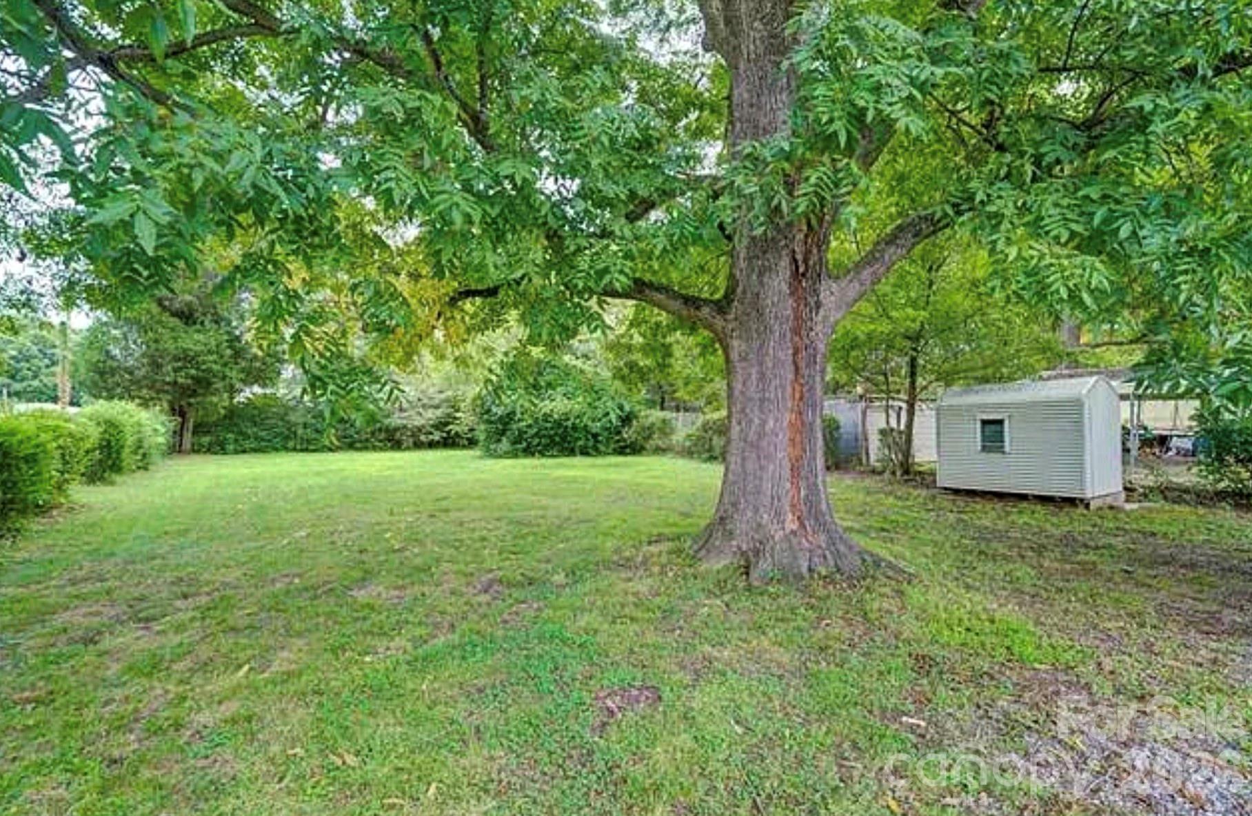 431 W Statesville Avenue — Mooresville