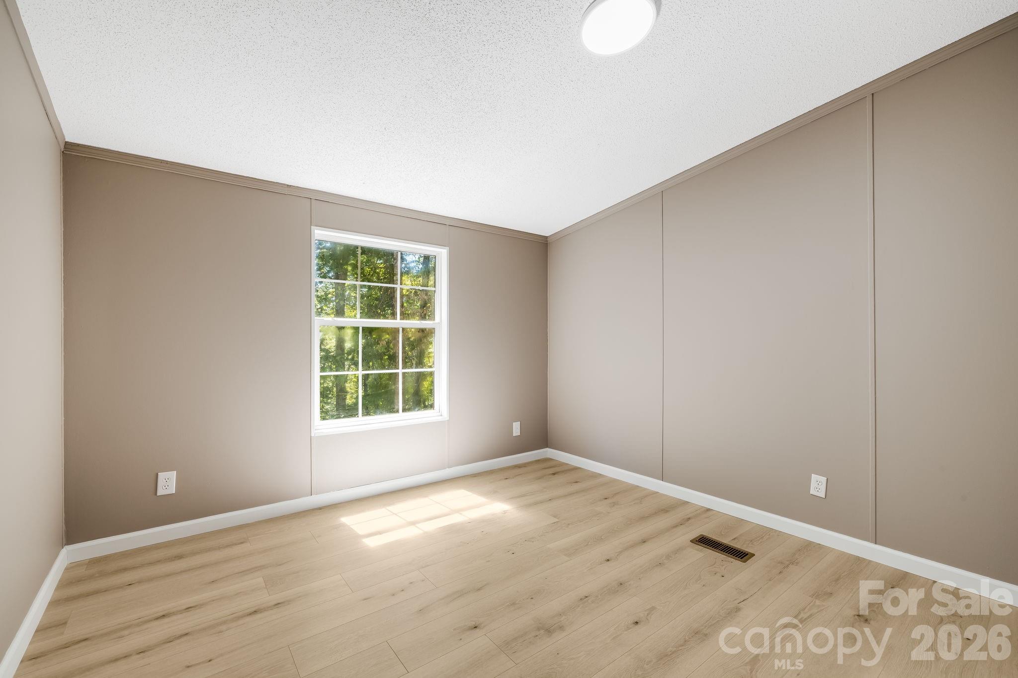 81 Spring Mountain Road — Fairview