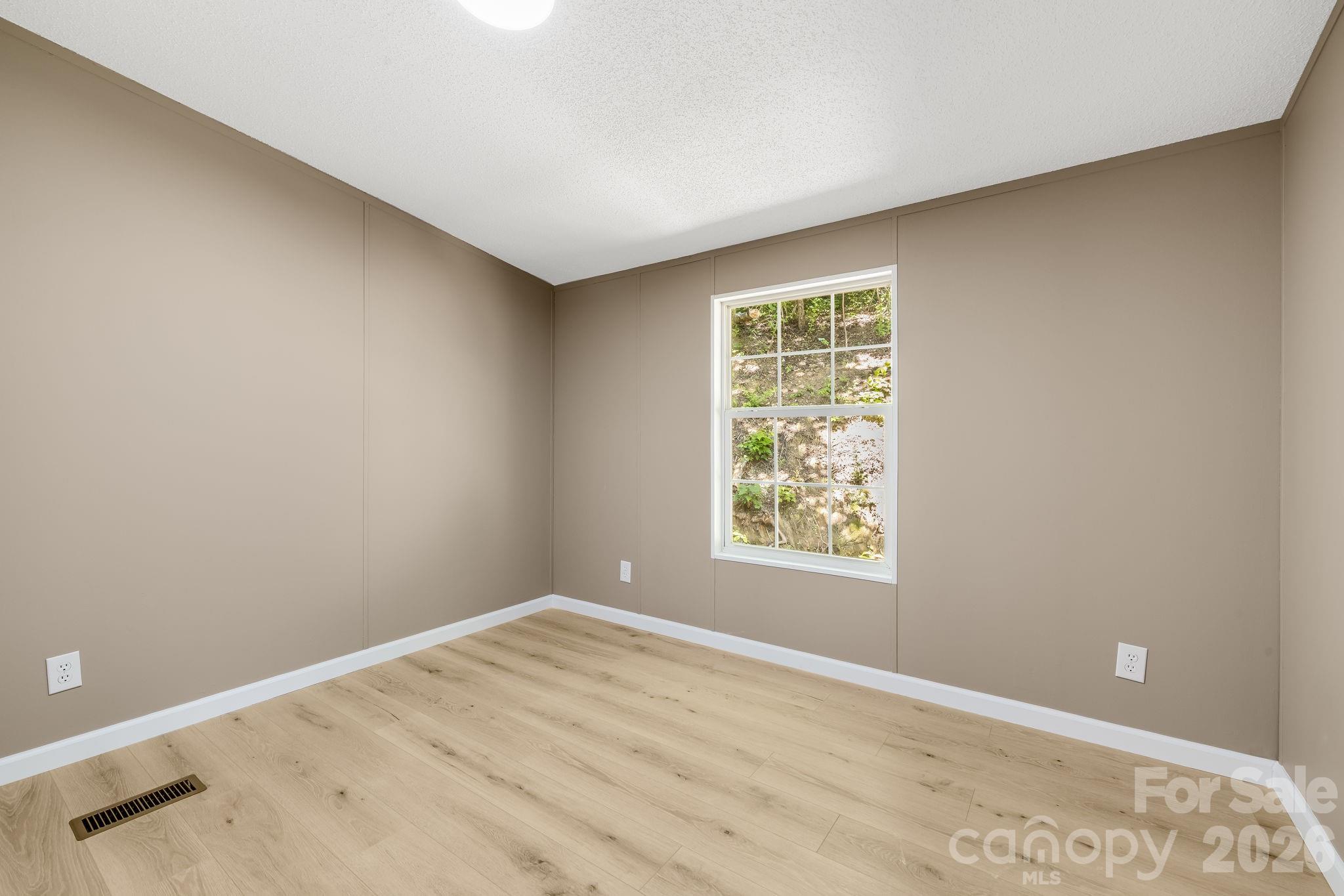 81 Spring Mountain Road — Fairview
