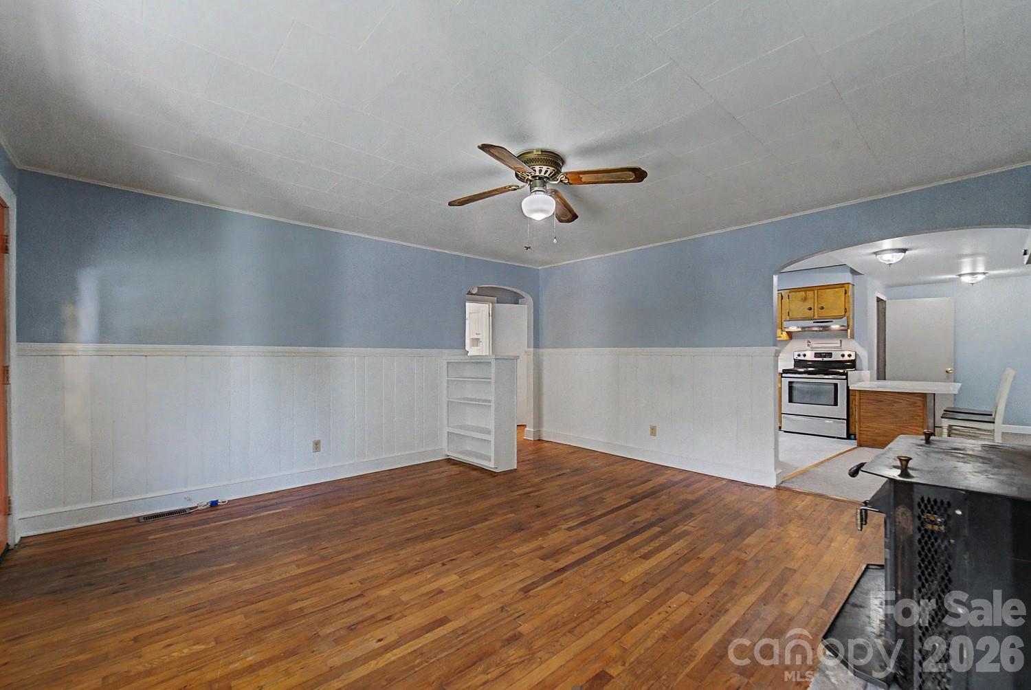 80 Nature Lane — Waynesville