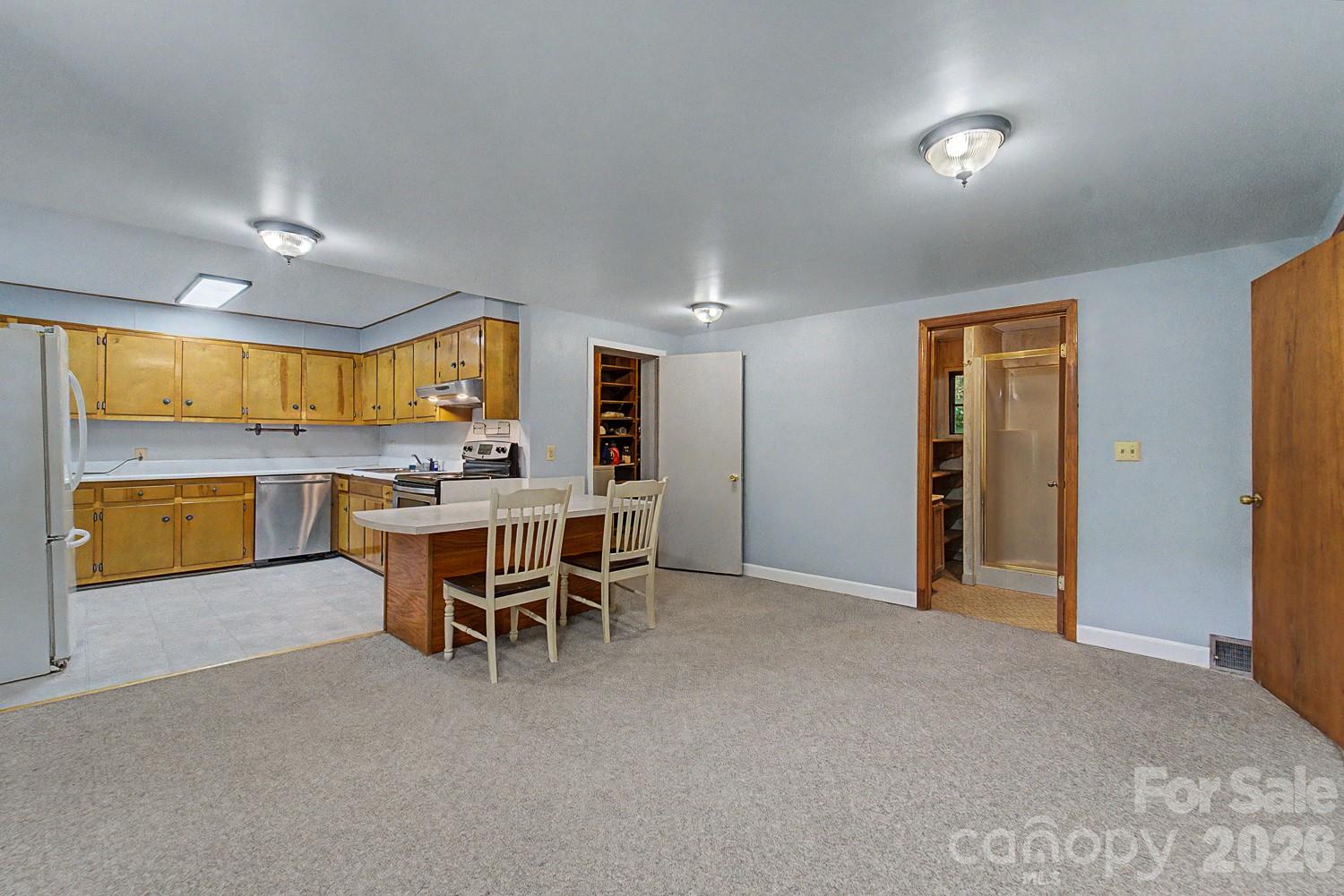 80 Nature Lane — Waynesville