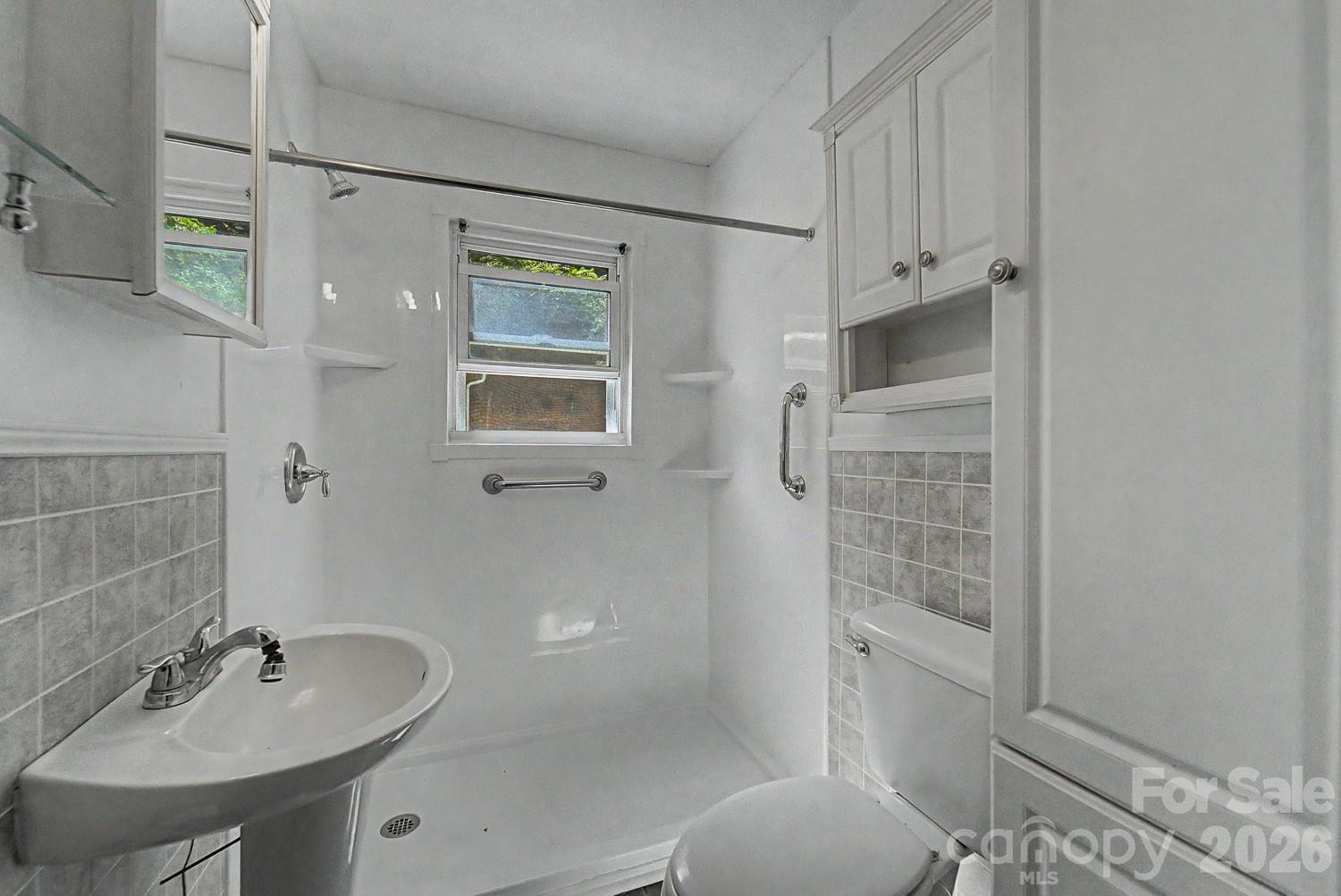 80 Nature Lane — Waynesville