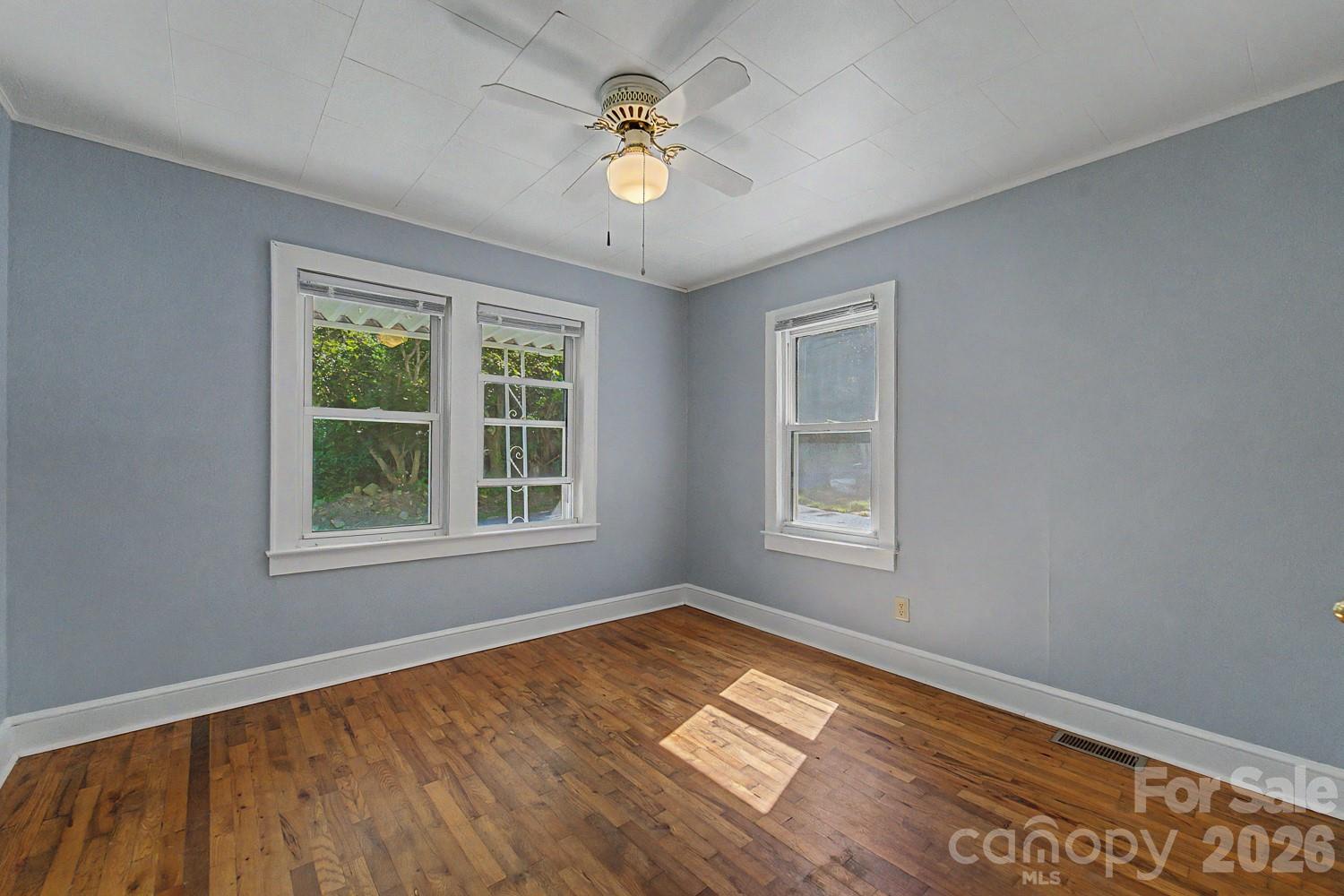 80 Nature Lane — Waynesville