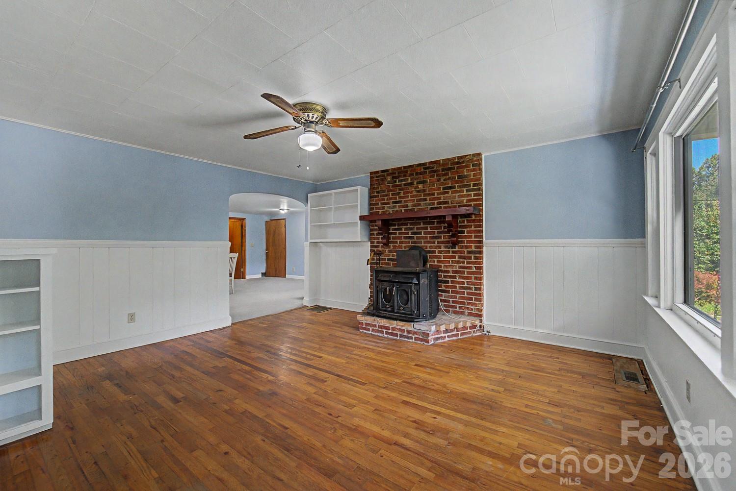 80 Nature Lane — Waynesville
