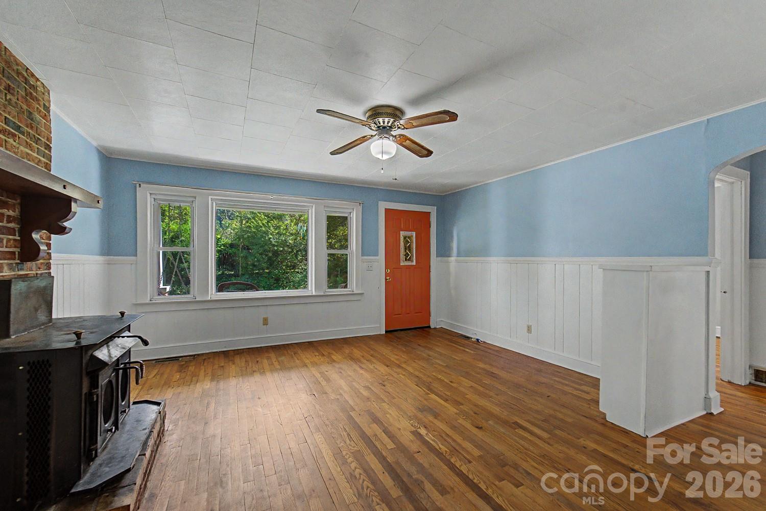 80 Nature Lane — Waynesville