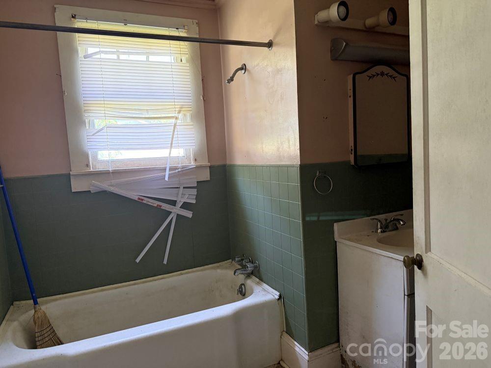1710 STOKES FERRY Road — Salisbury