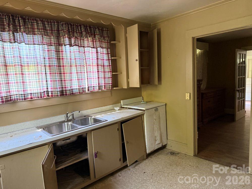 1710 STOKES FERRY Road — Salisbury
