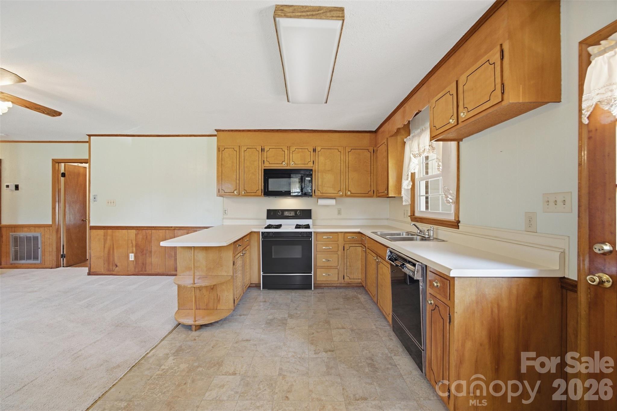 2311 Shaw Avenue — Gastonia