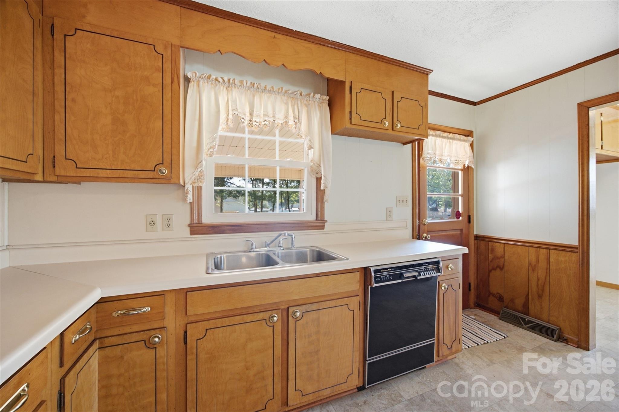 2311 Shaw Avenue — Gastonia
