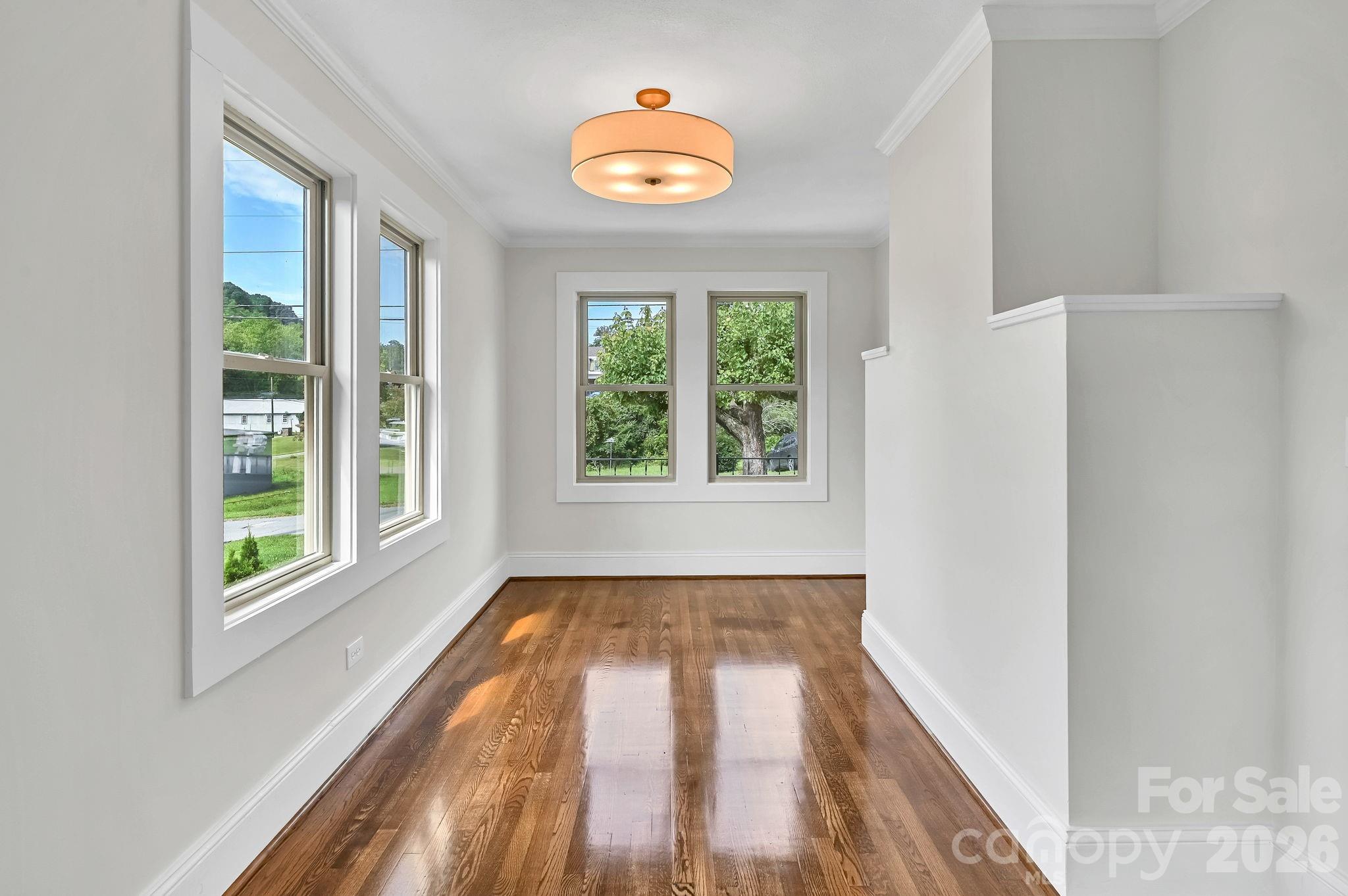 34 Long View Drive — Burnsville
