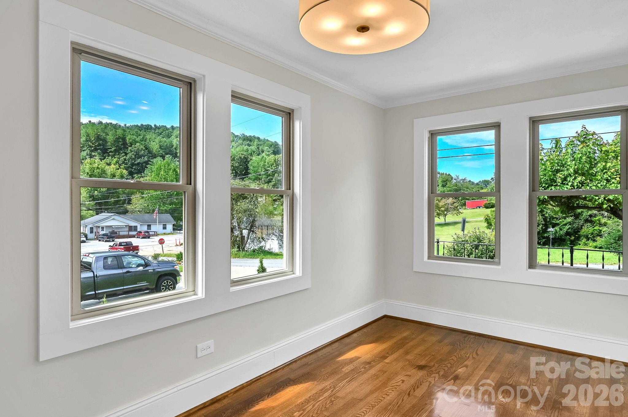 34 Long View Drive — Burnsville