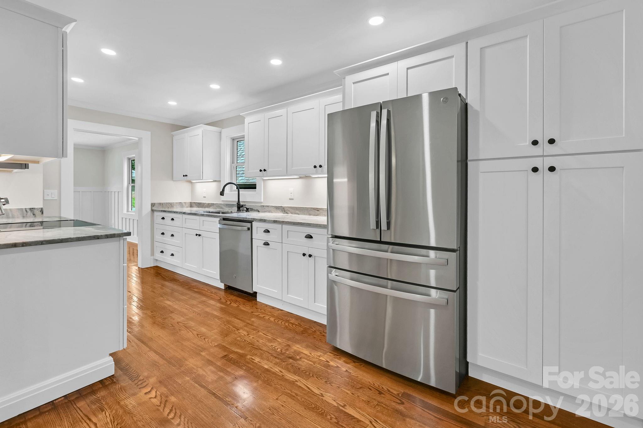 34 Long View Drive — Burnsville