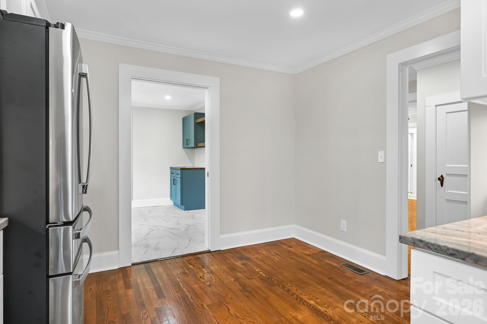 34 Long View Drive — Burnsville