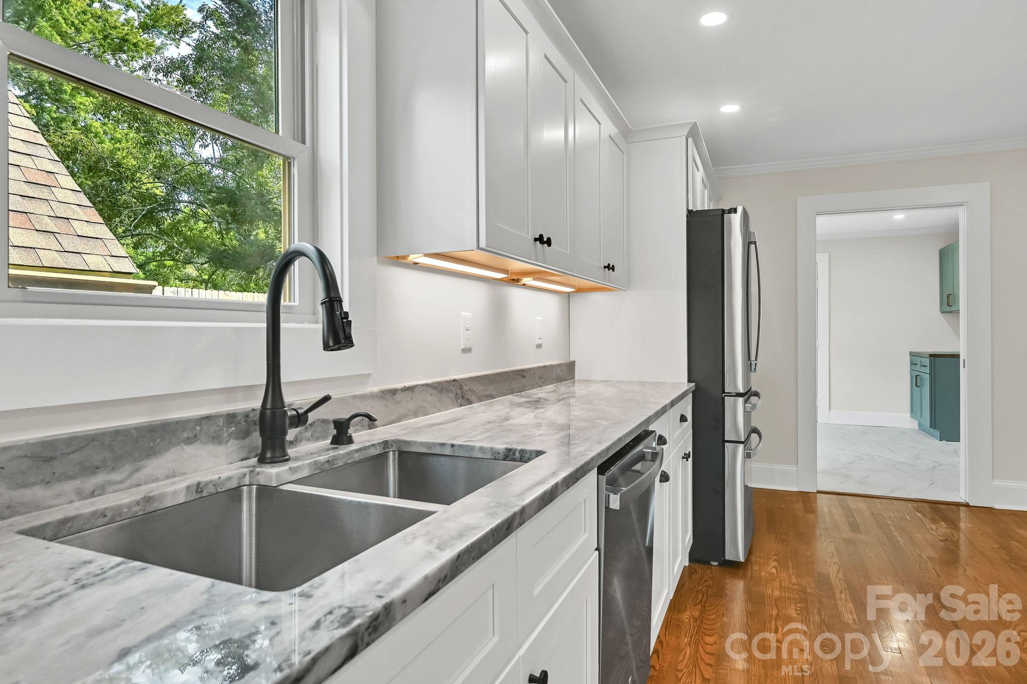 34 Long View Drive — Burnsville