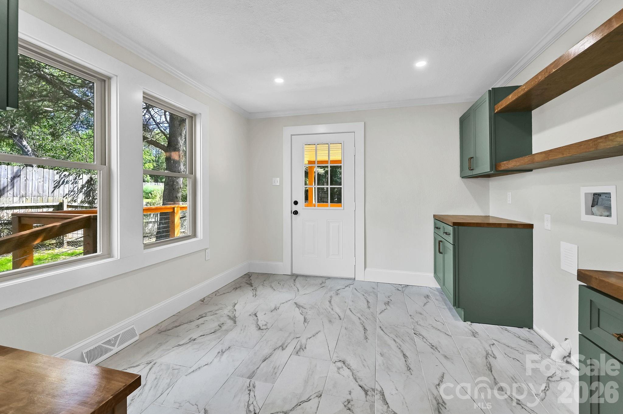 34 Long View Drive — Burnsville