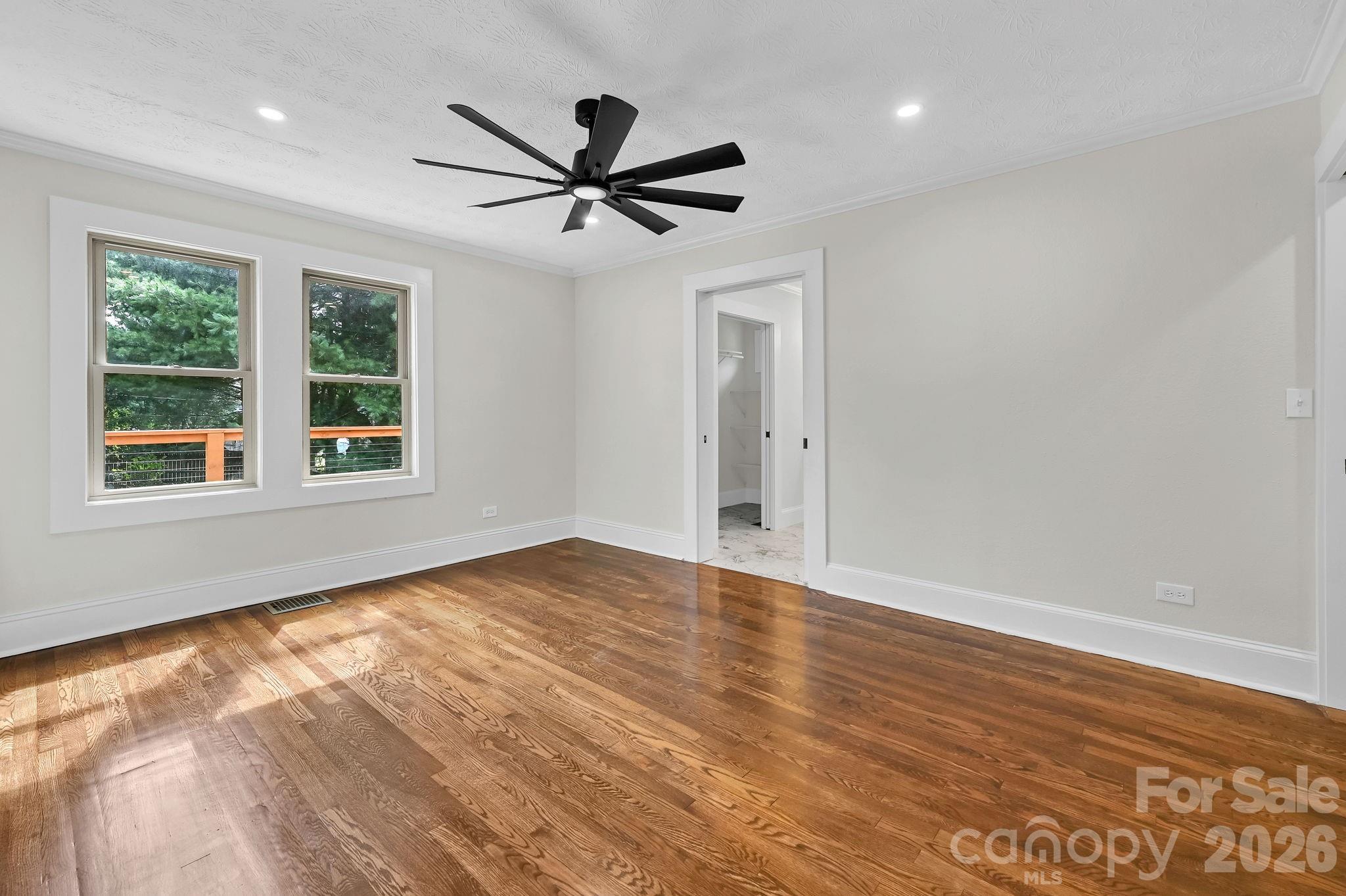 34 Long View Drive — Burnsville