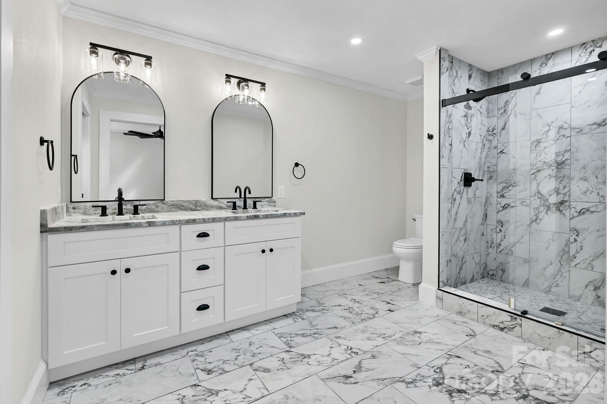 34 Long View Drive — Burnsville