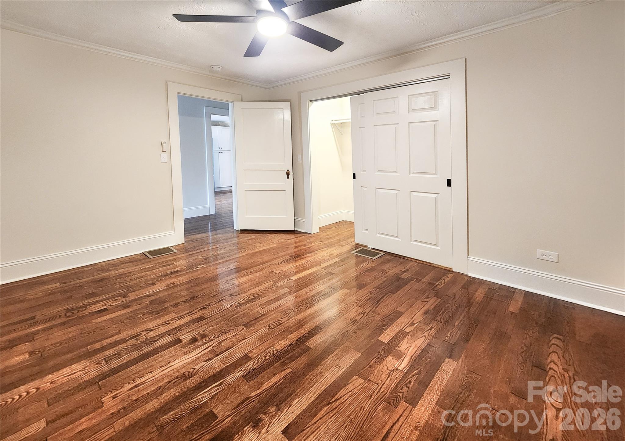 34 Long View Drive — Burnsville