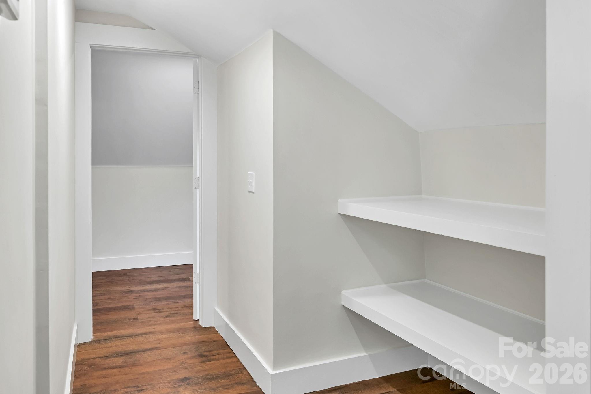 34 Long View Drive — Burnsville