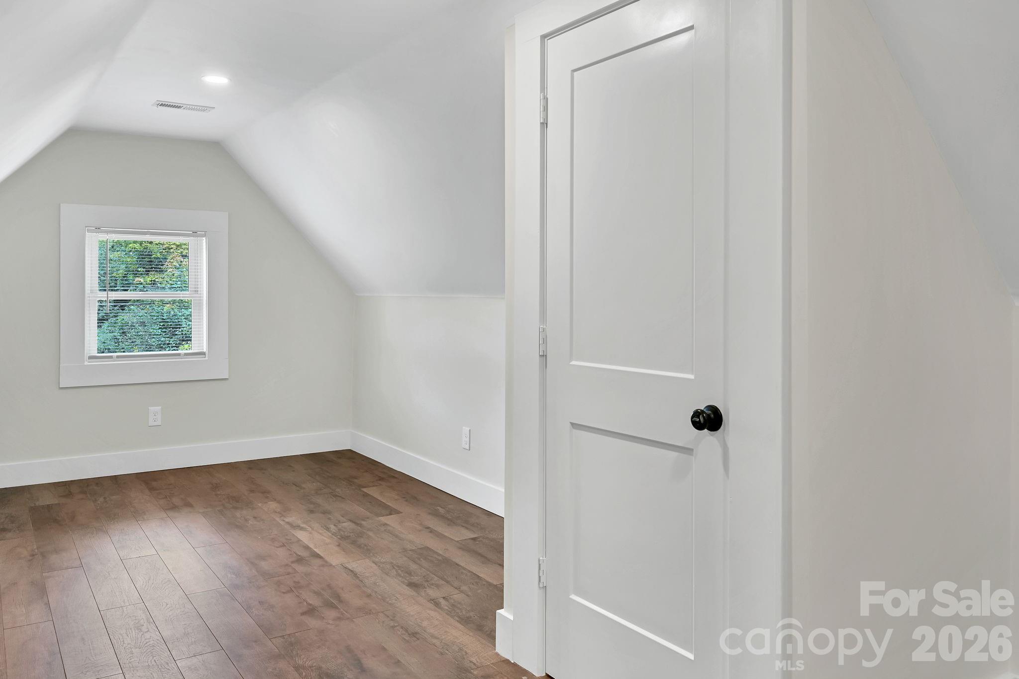 34 Long View Drive — Burnsville