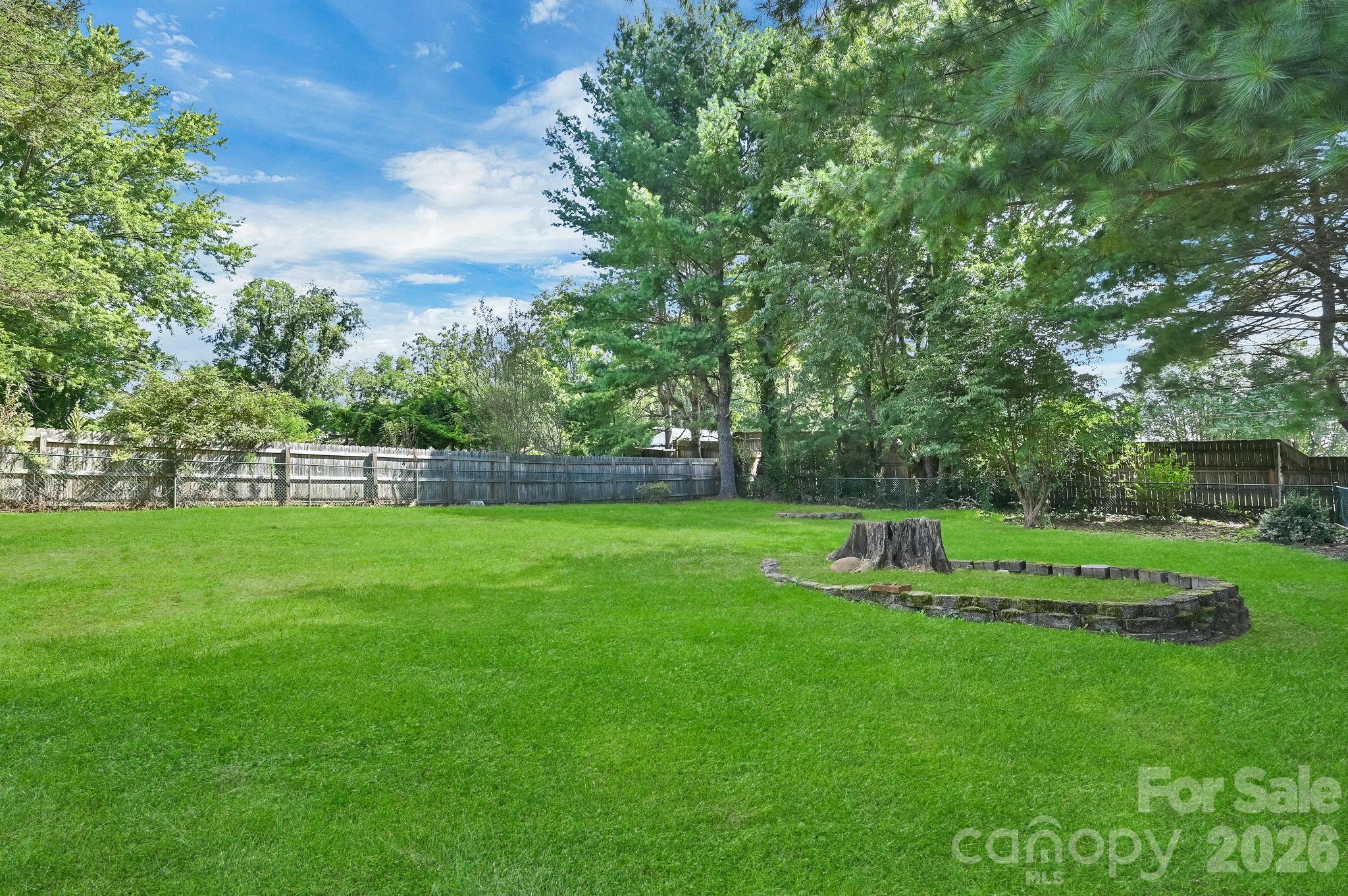 34 Long View Drive — Burnsville